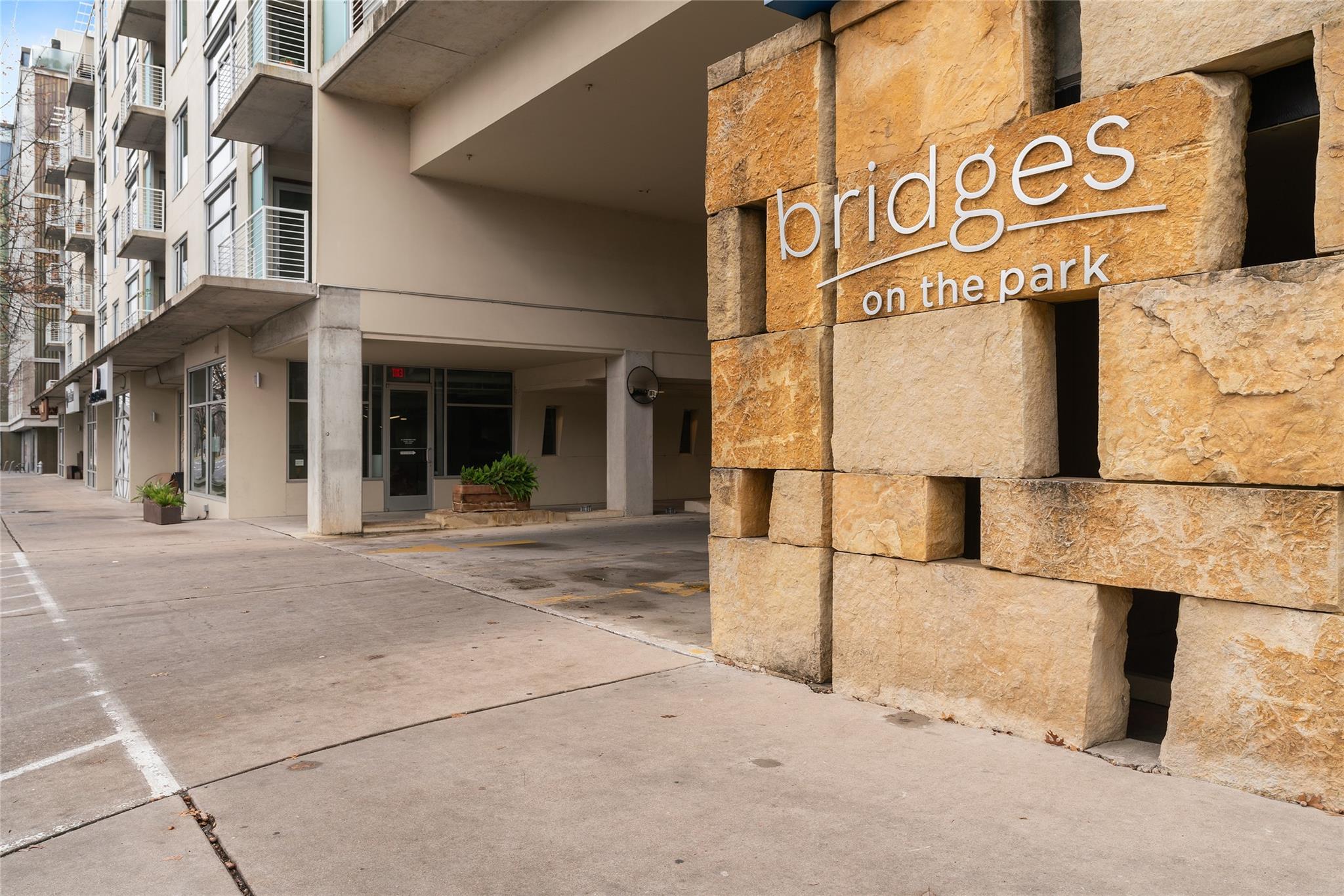 210 Lee Barton Dr # 517, Austin, TX 78704