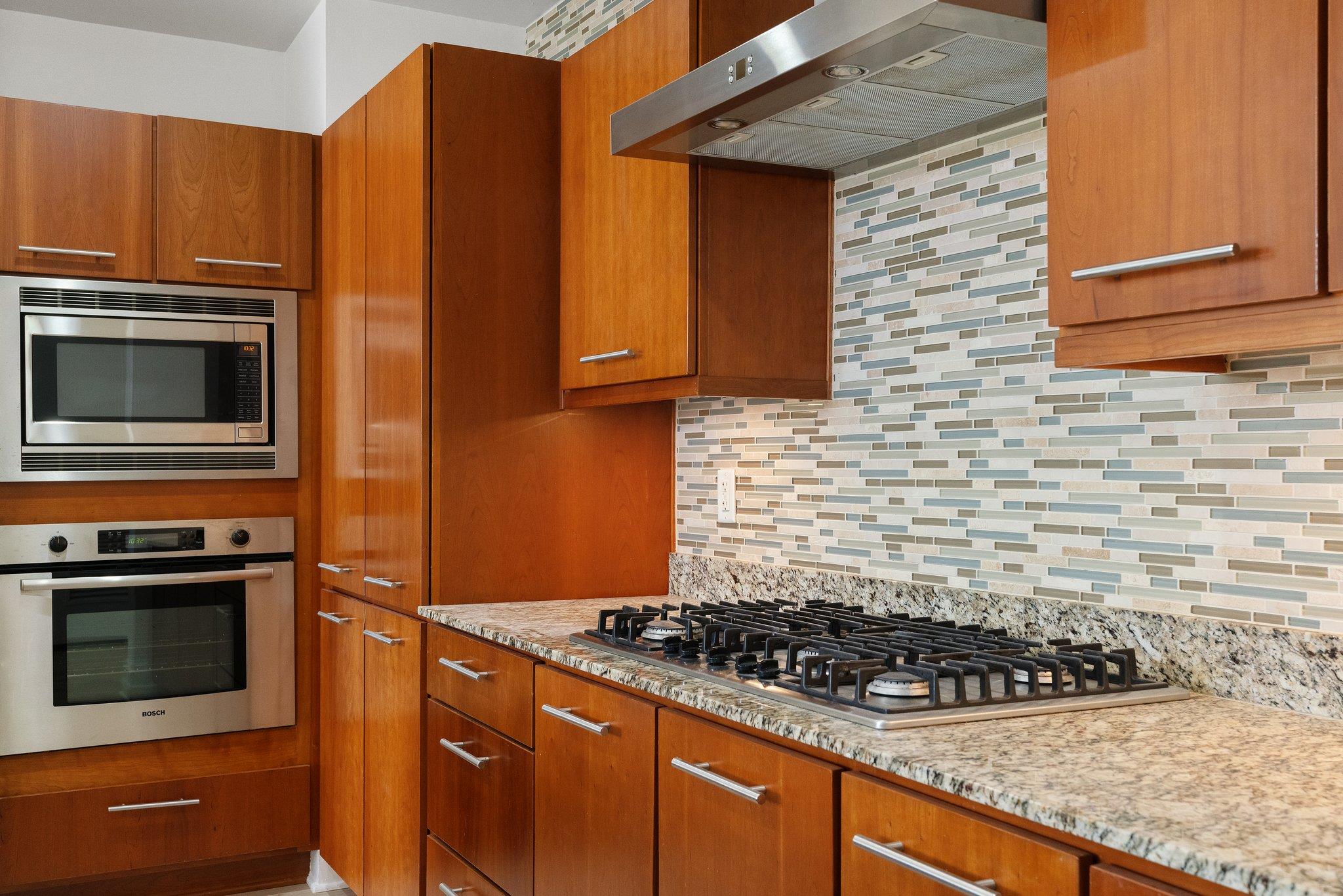 210 Lee Barton Dr # 517, Austin, TX 78704