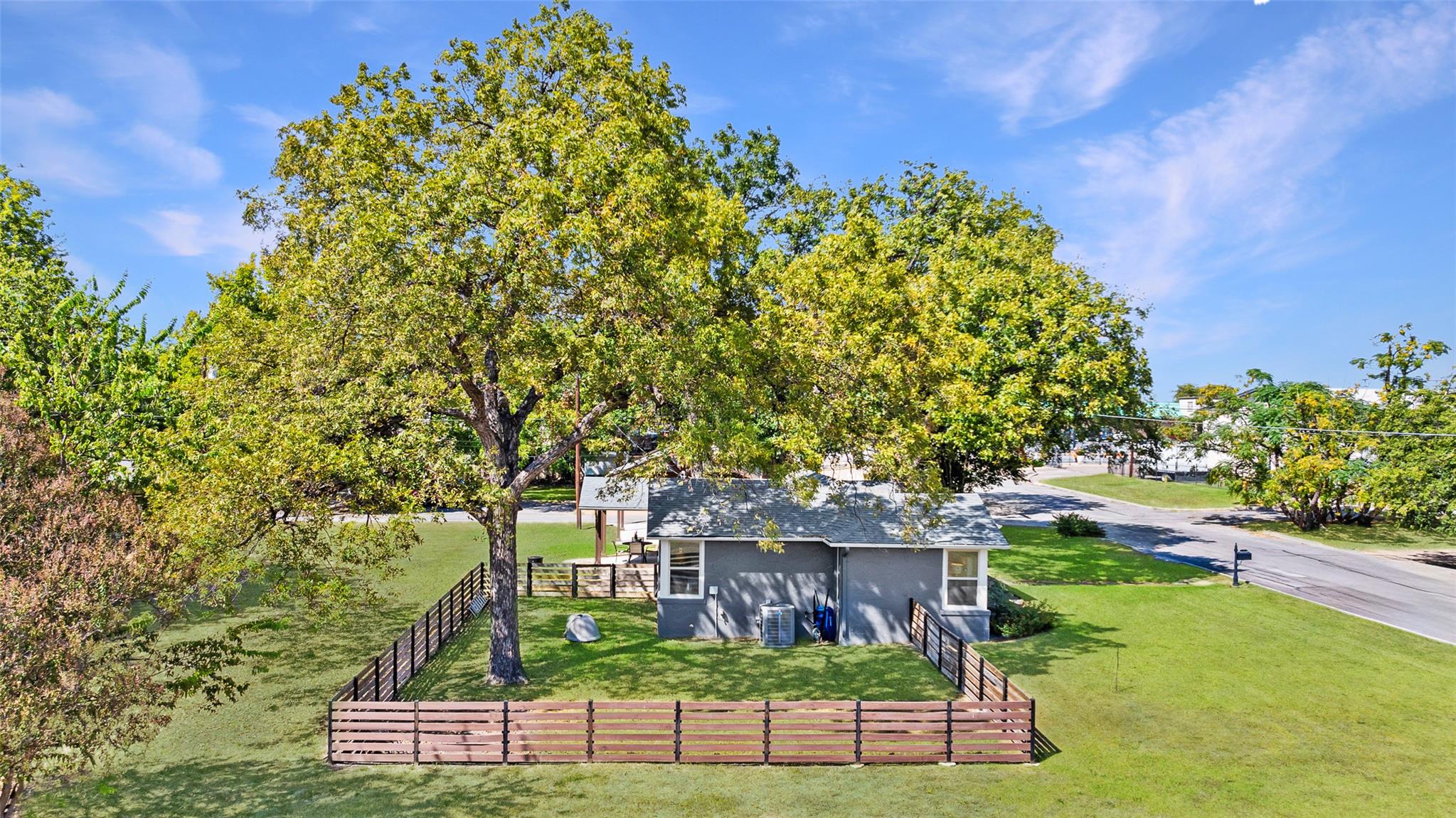 700 5th St, Marble Falls, TX 78654