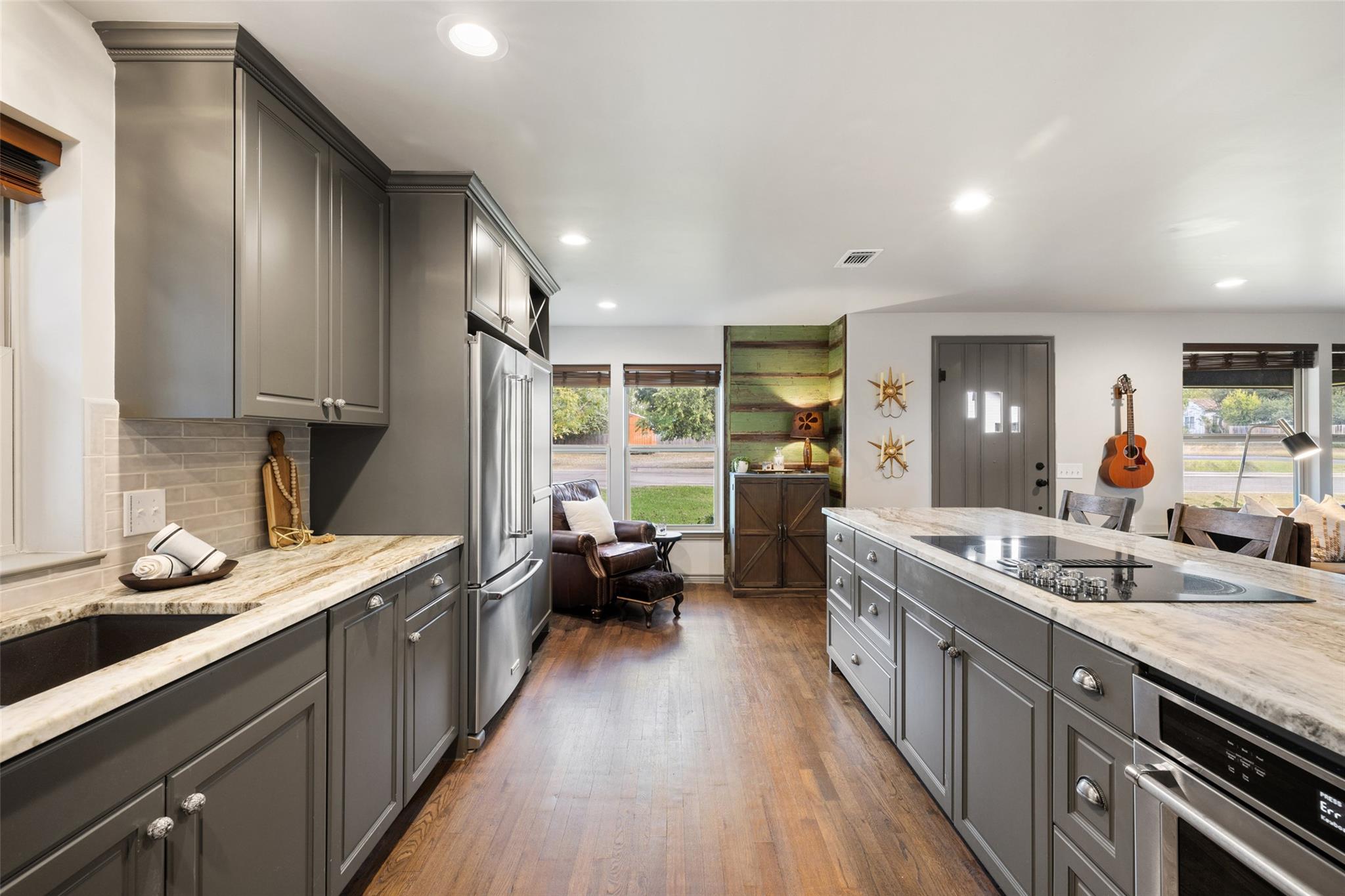 700 5th St, Marble Falls, TX 78654