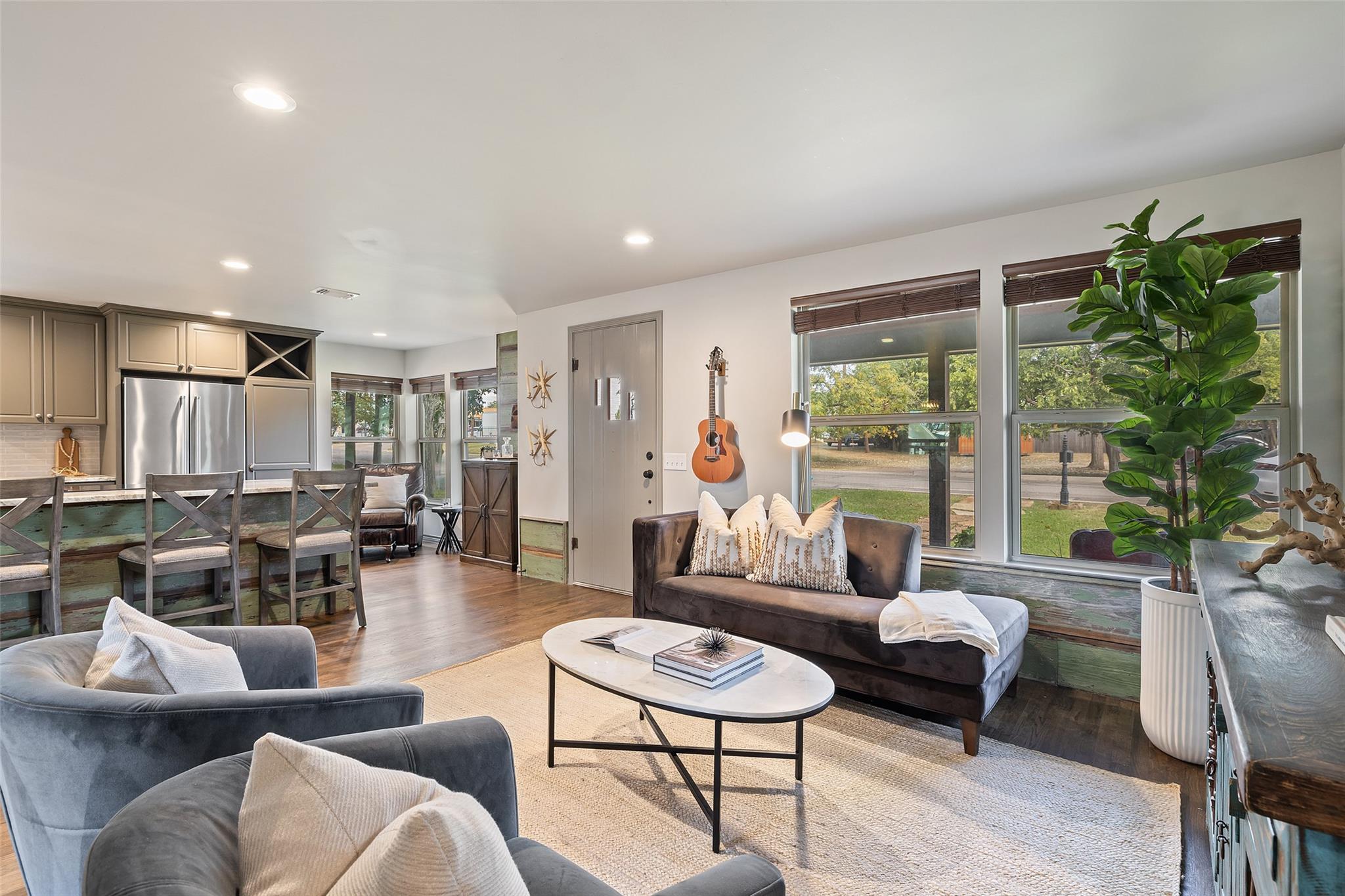 700 5th St, Marble Falls, TX 78654