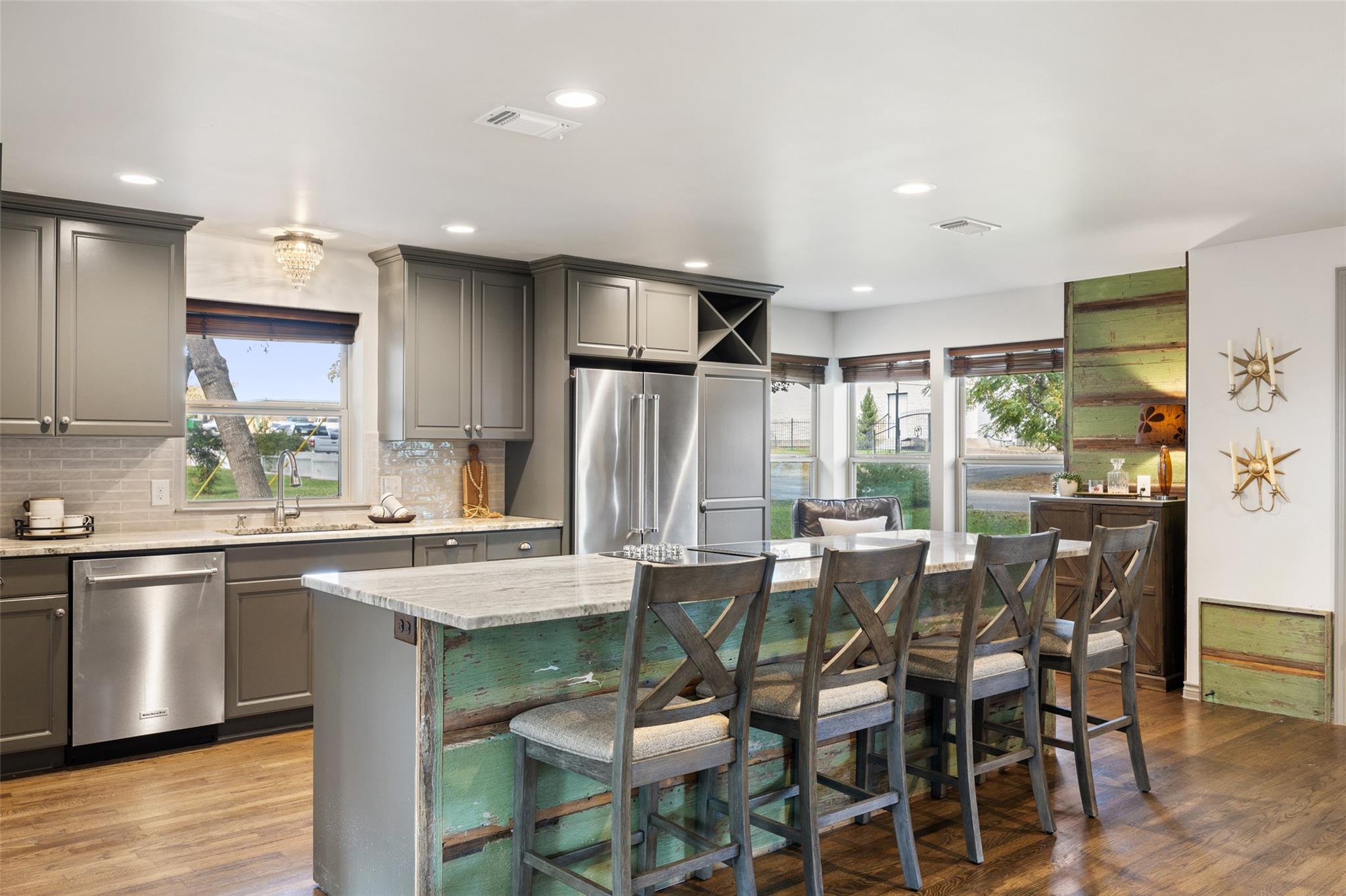 700 5th St, Marble Falls, TX 78654