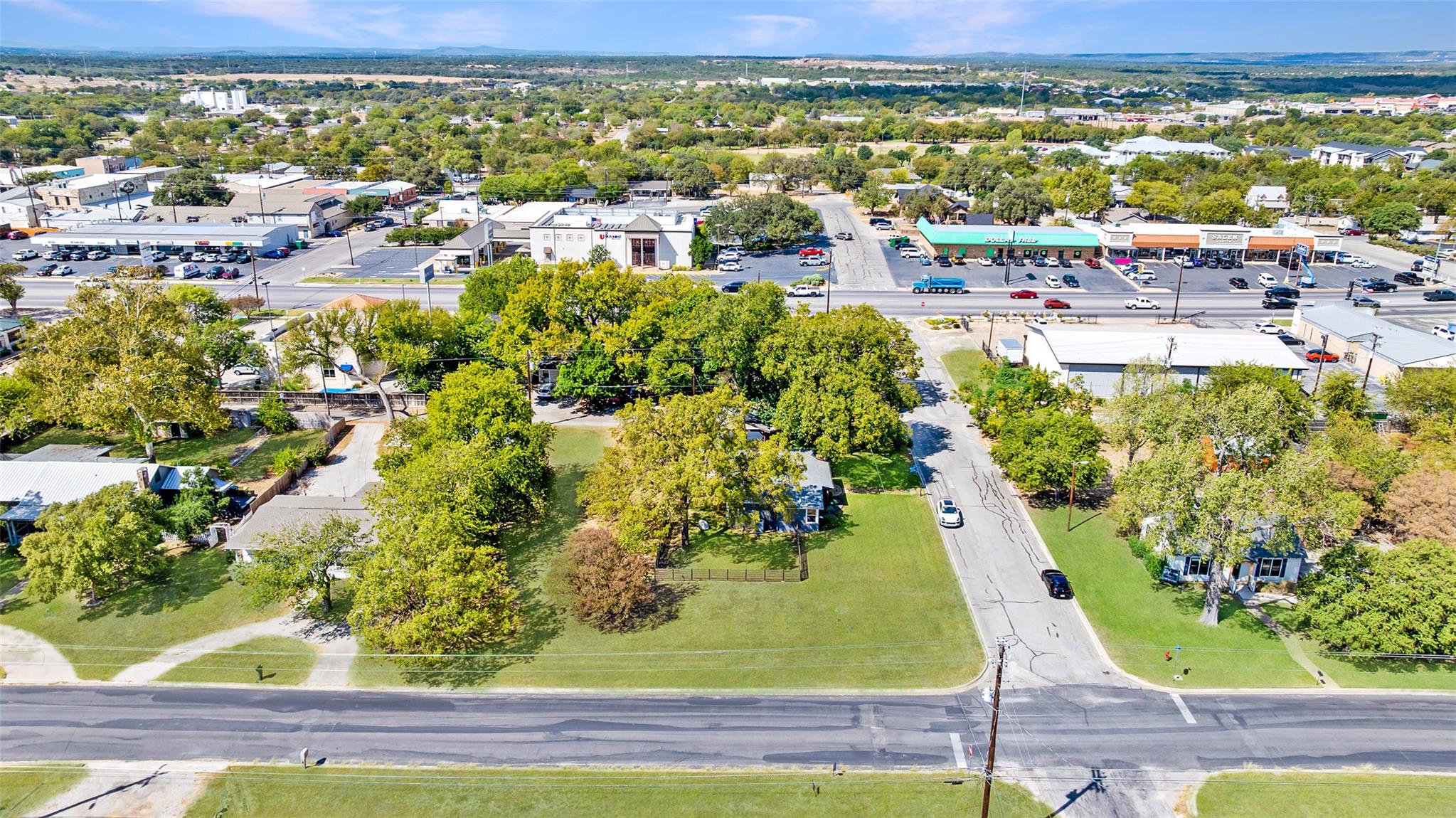 700 5th St, Marble Falls, TX 78654