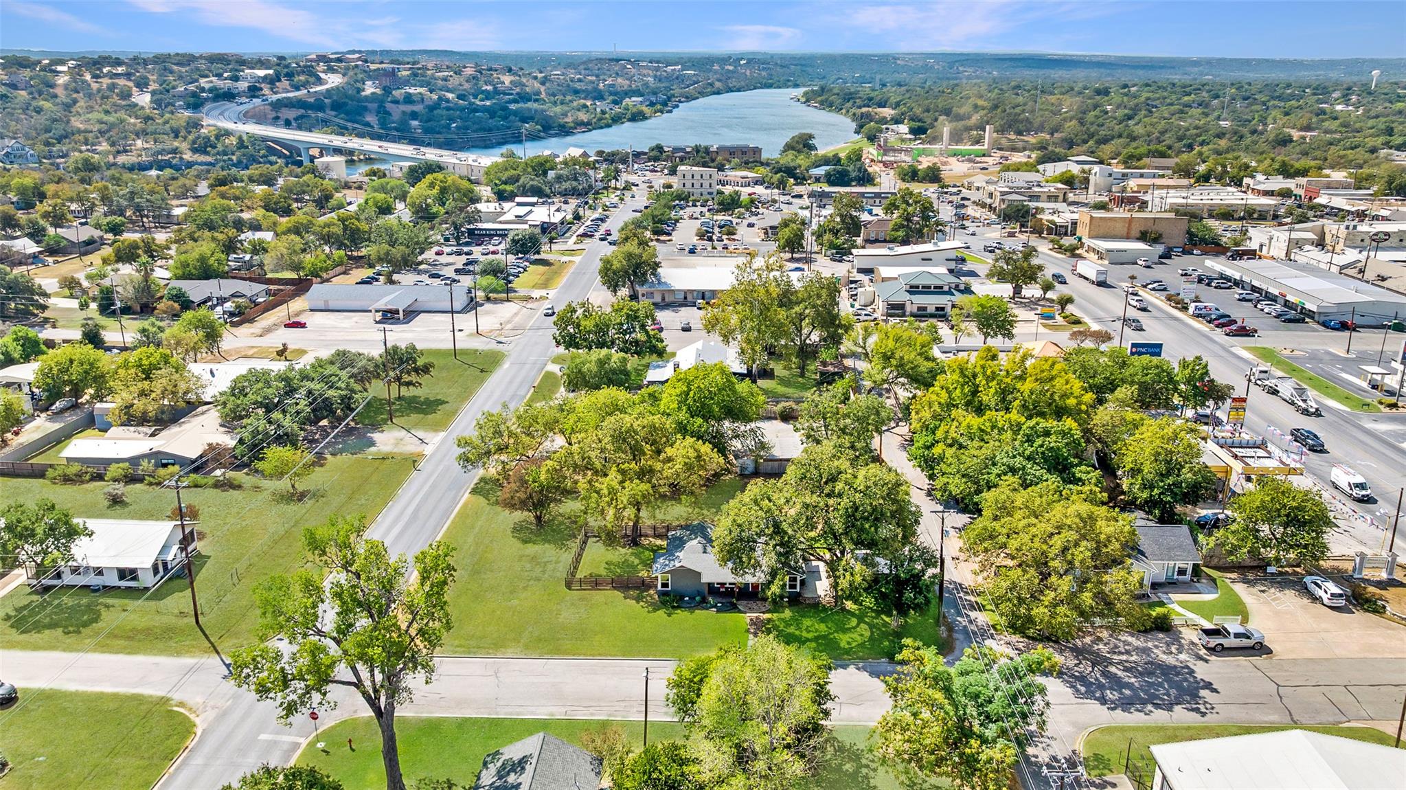 700 5th St, Marble Falls, TX 78654