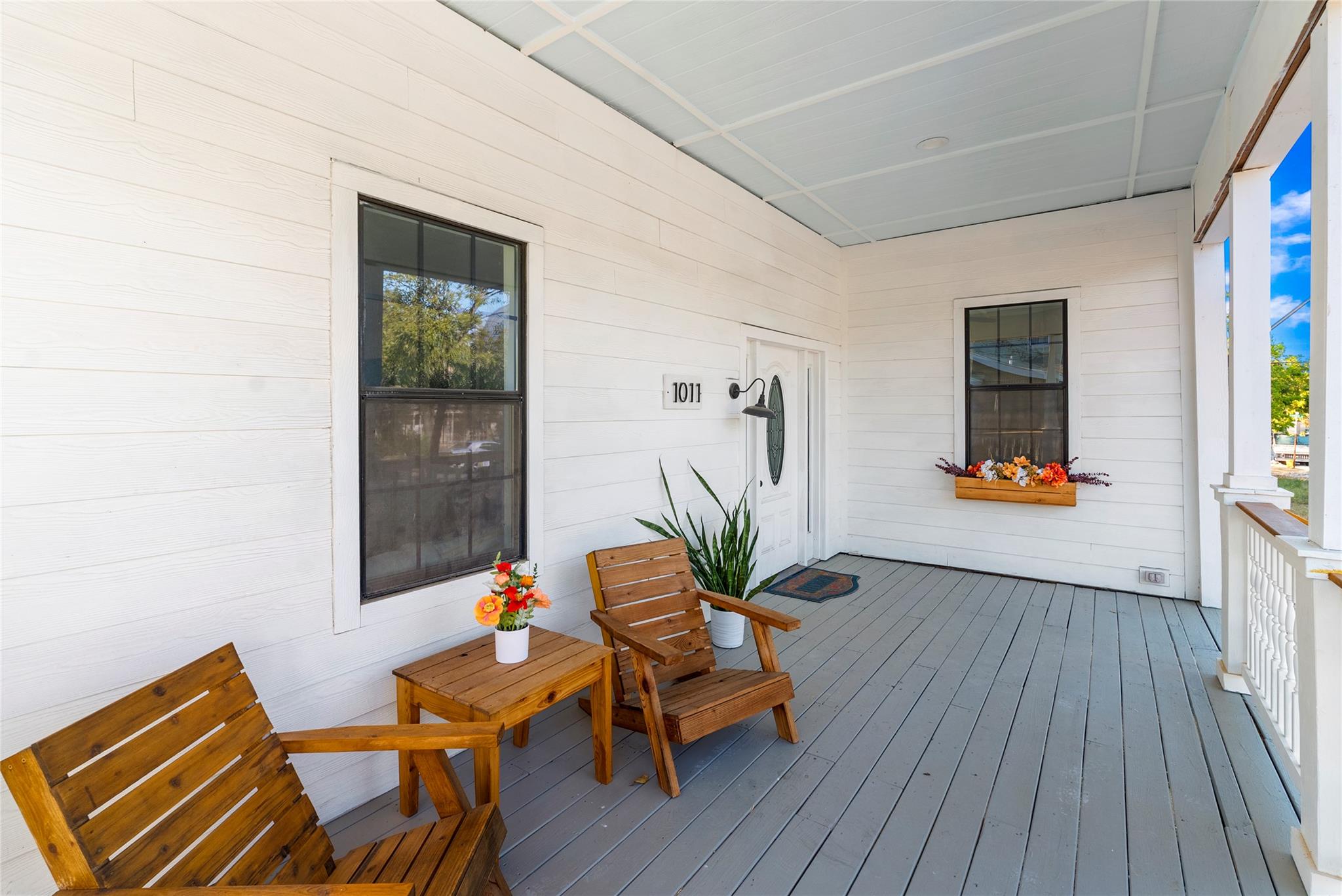 1011 Porter St, Taylor, TX 76574