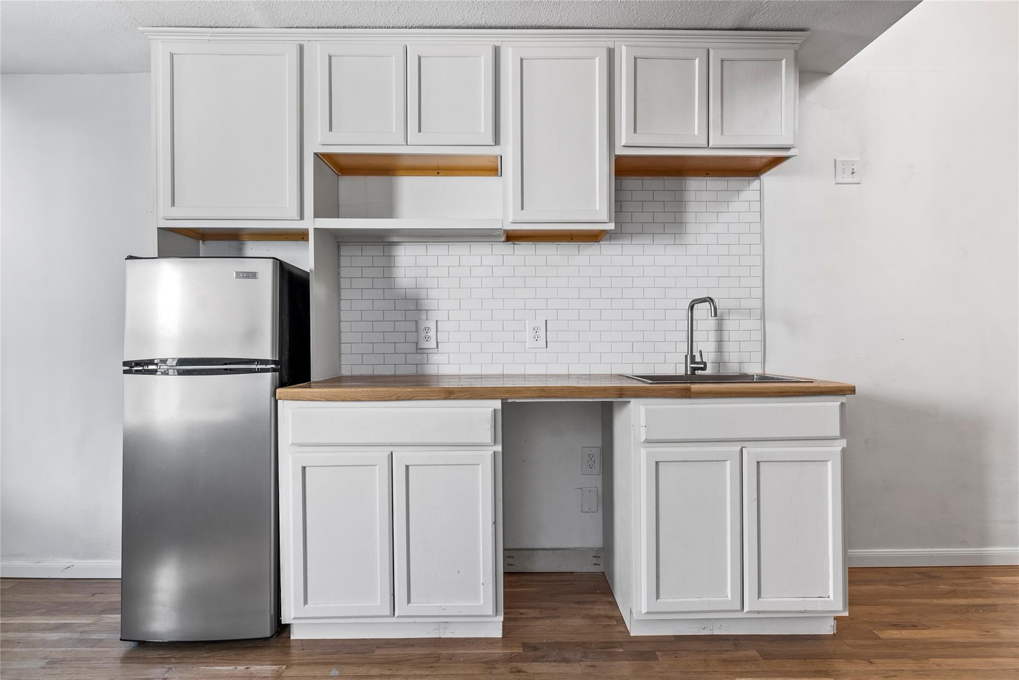 1011 Porter St, Taylor, TX 76574