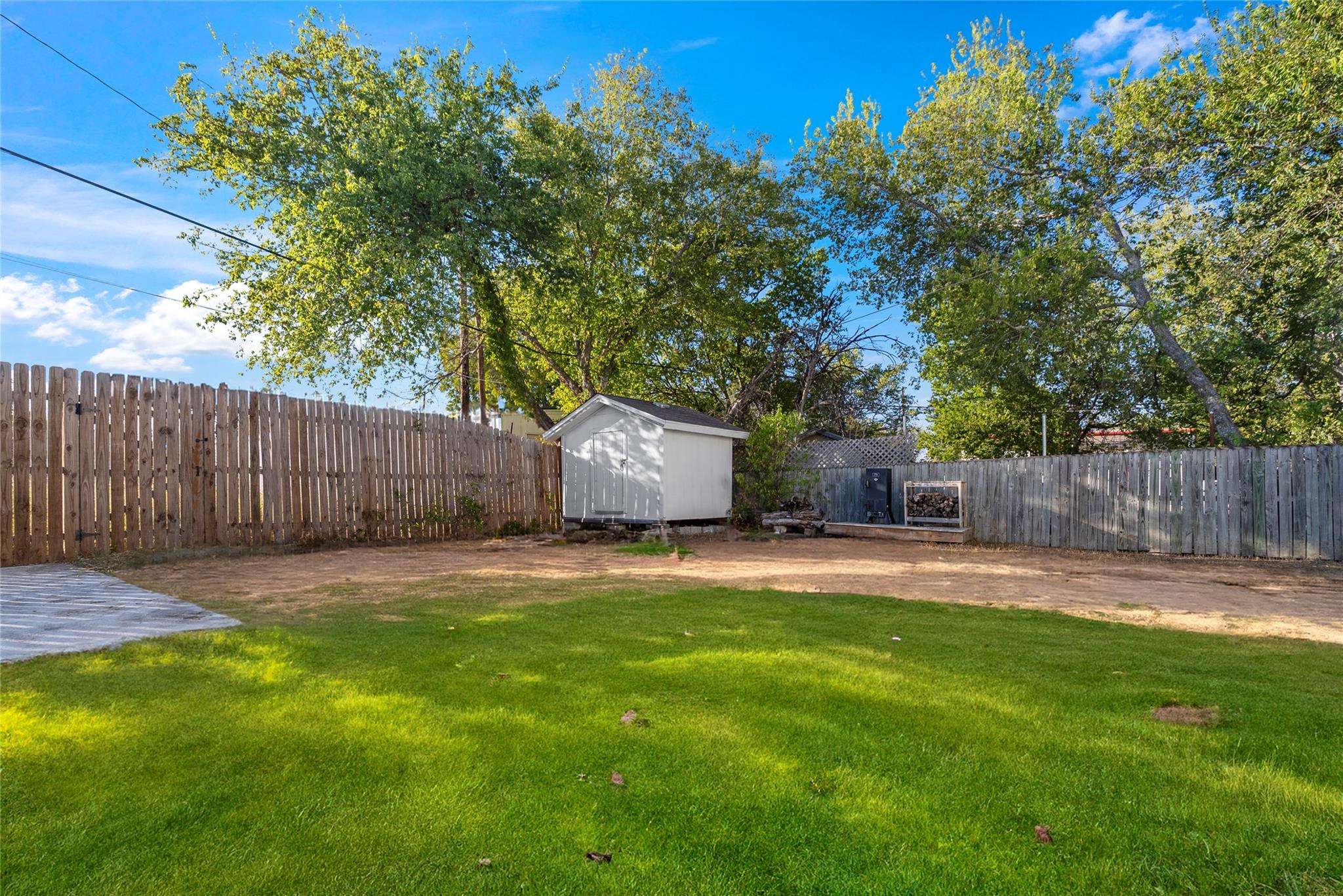 1011 Porter St, Taylor, TX 76574