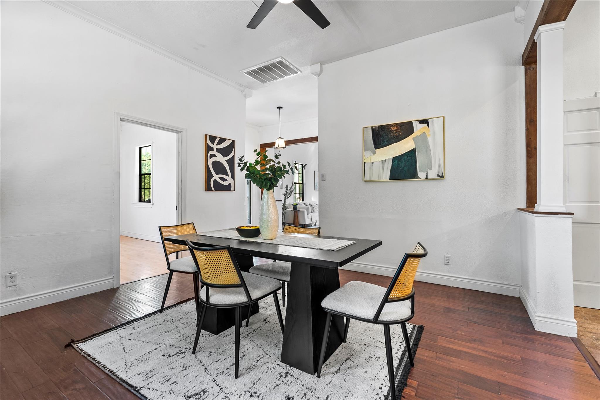 1011 Porter St, Taylor, TX 76574