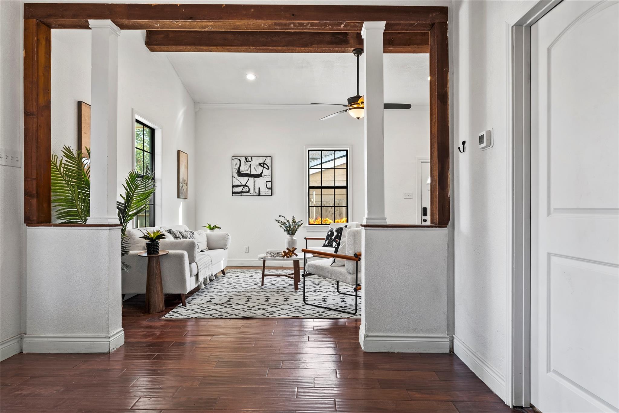 1011 Porter St, Taylor, TX 76574