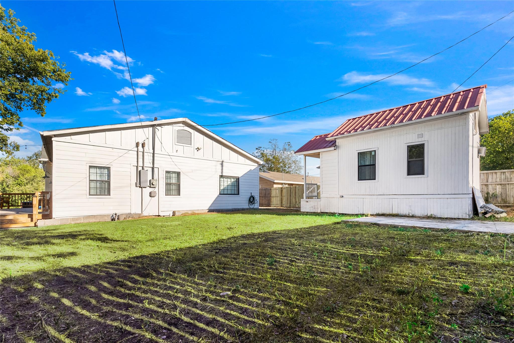 1011 Porter St, Taylor, TX 76574