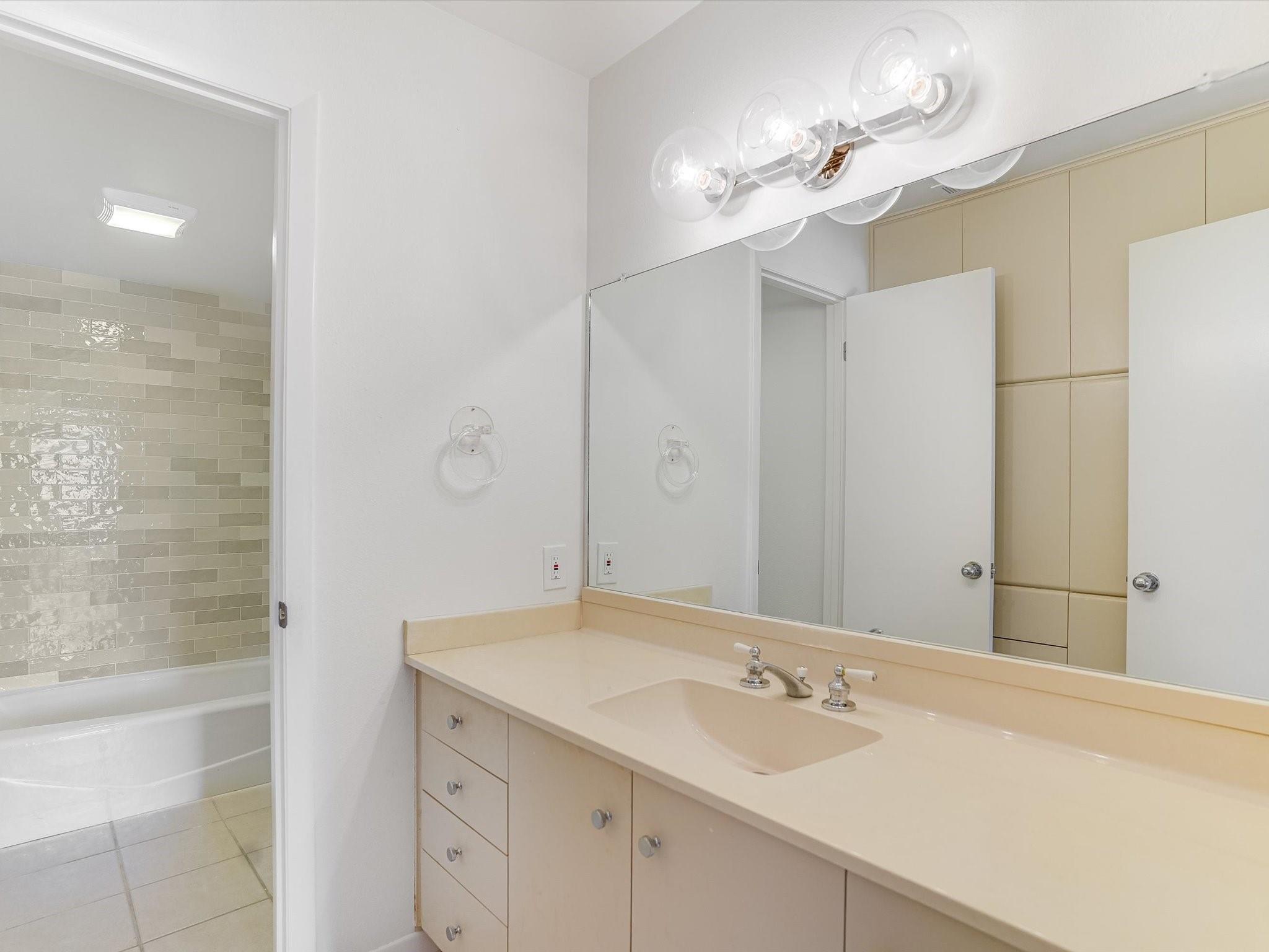 1302 Wild Basin Ldg, Austin, TX 78746