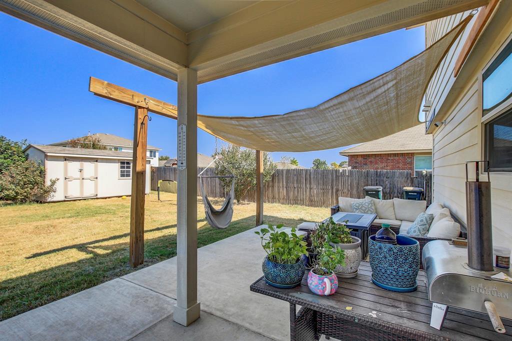 215 Wild Cat Dr, Bastrop, TX 78602