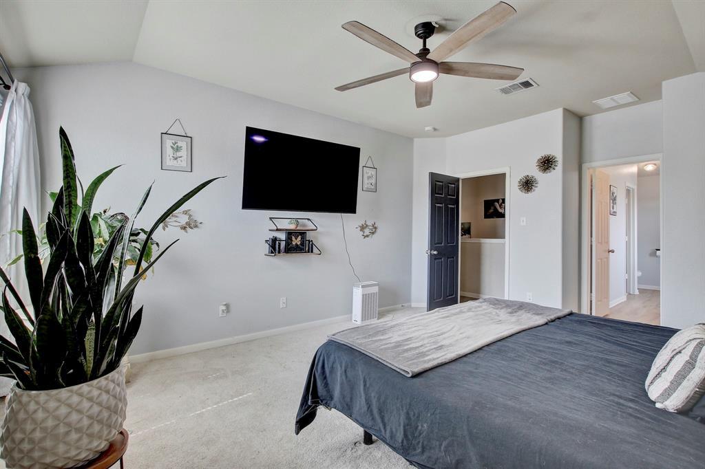 215 Wild Cat Dr, Bastrop, TX 78602