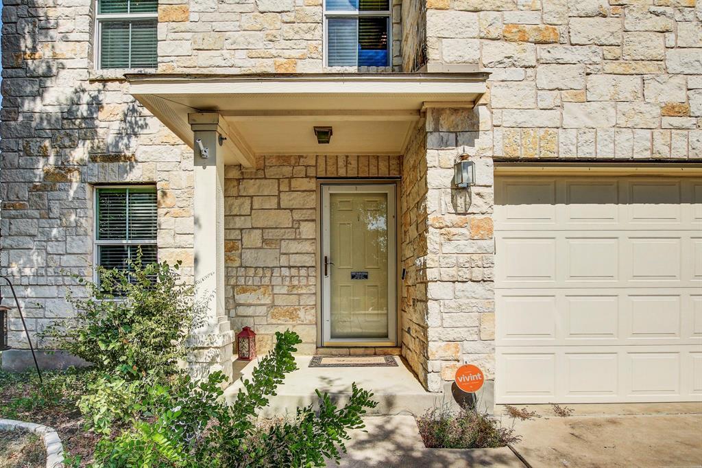 215 Wild Cat Dr, Bastrop, TX 78602