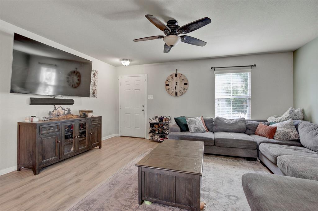 215 Wild Cat Dr, Bastrop, TX 78602