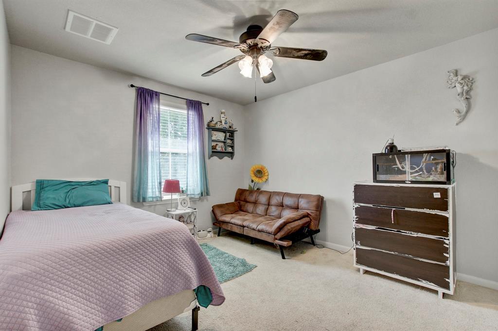 215 Wild Cat Dr, Bastrop, TX 78602