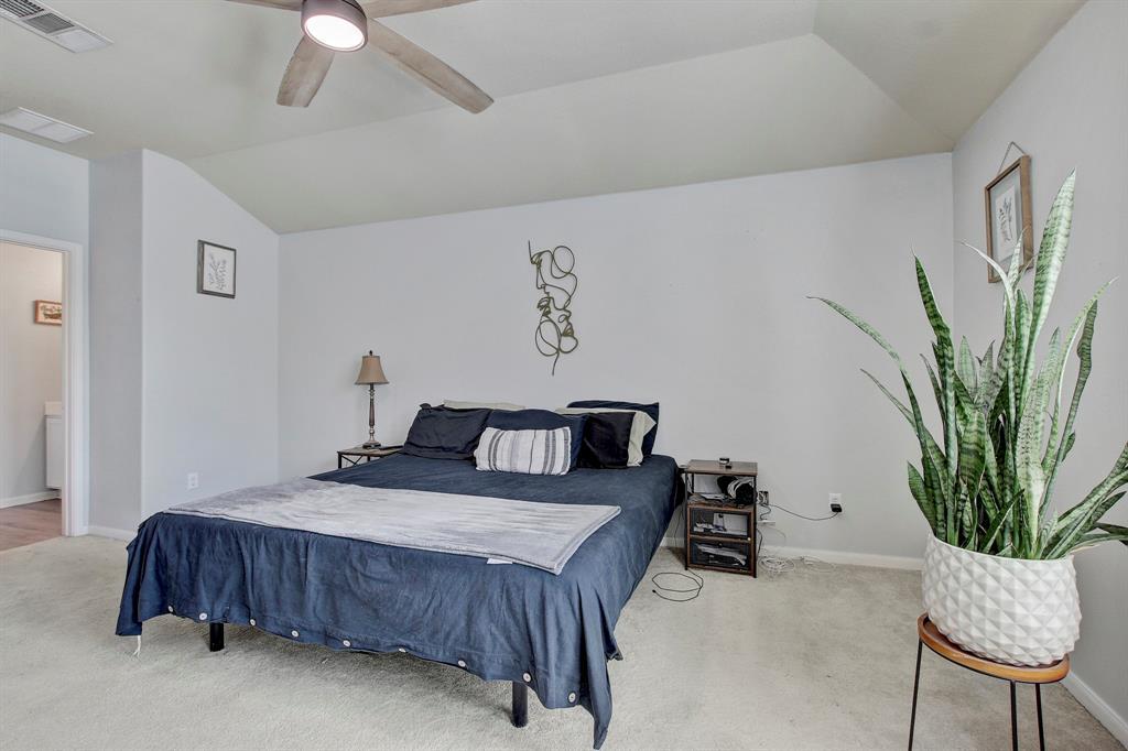 215 Wild Cat Dr, Bastrop, TX 78602