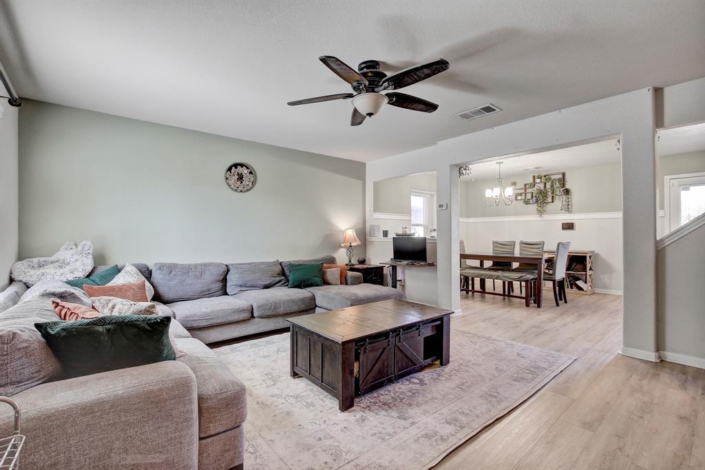 215 Wild Cat Dr, Bastrop, TX 78602