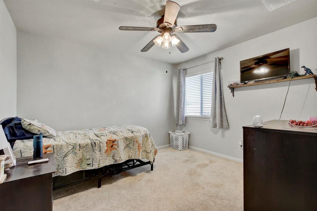 215 Wild Cat Dr, Bastrop, TX 78602