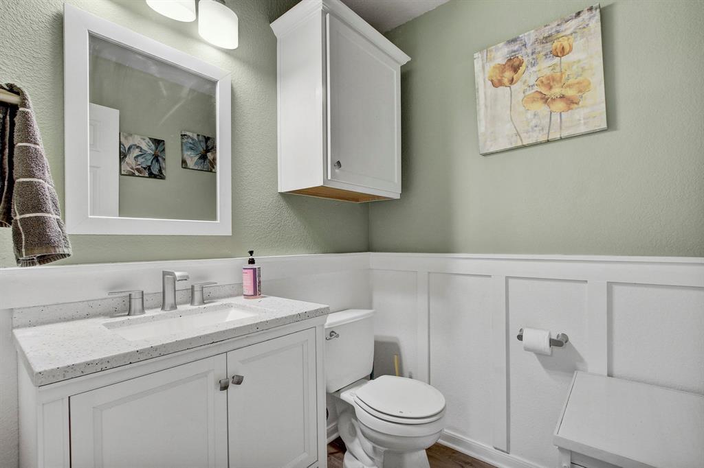 215 Wild Cat Dr, Bastrop, TX 78602