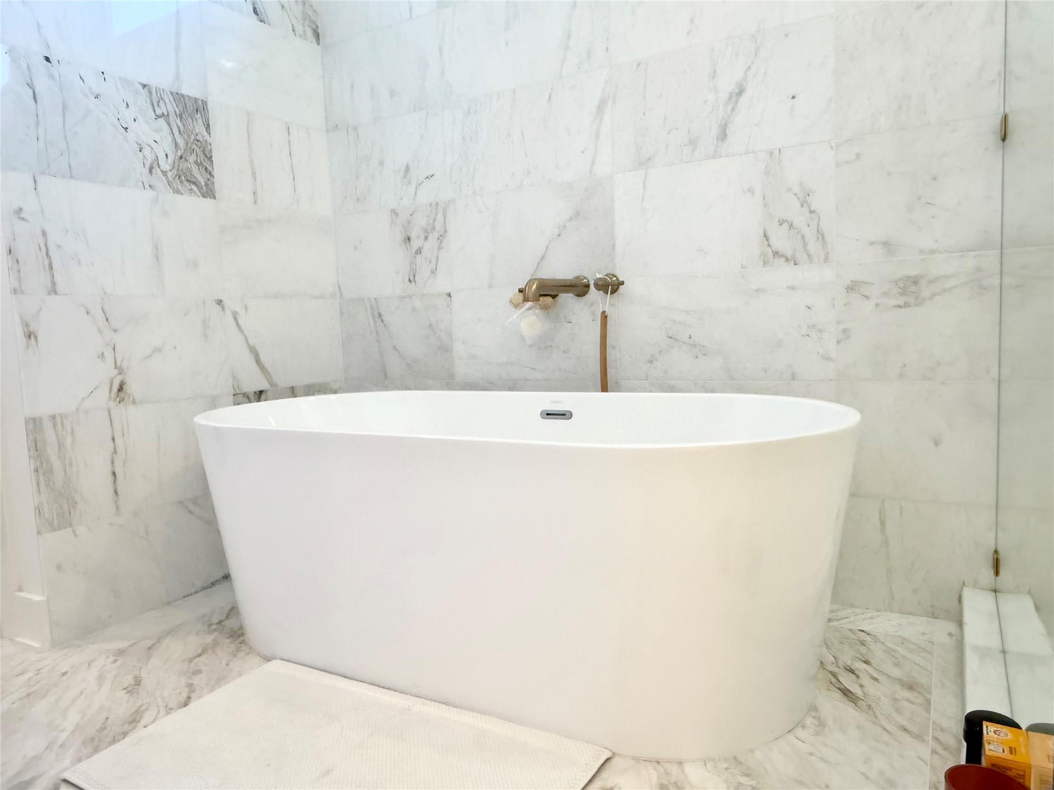 2015 De Verne St, Austin, TX 78704