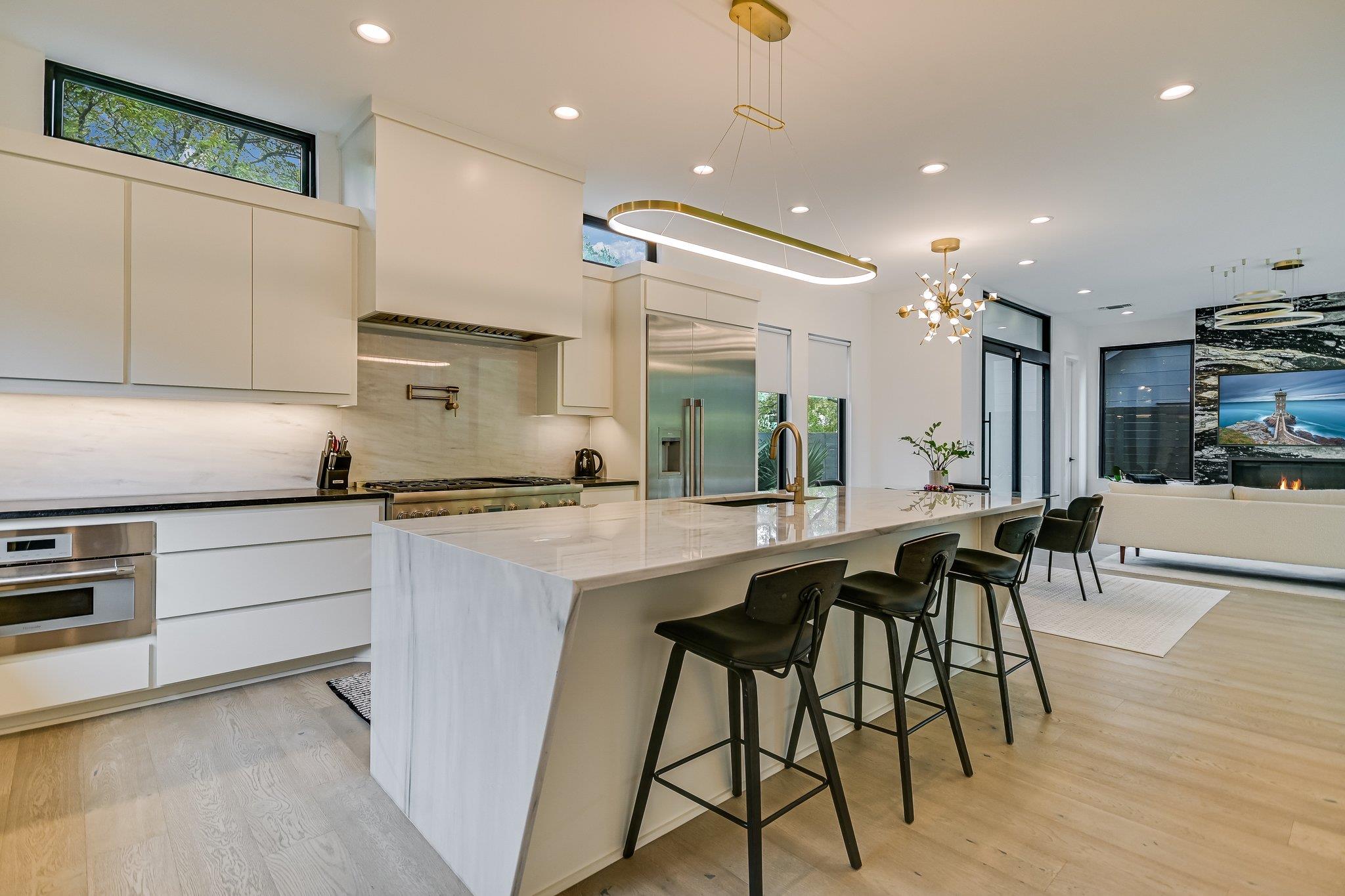 2015 De Verne St, Austin, TX 78704