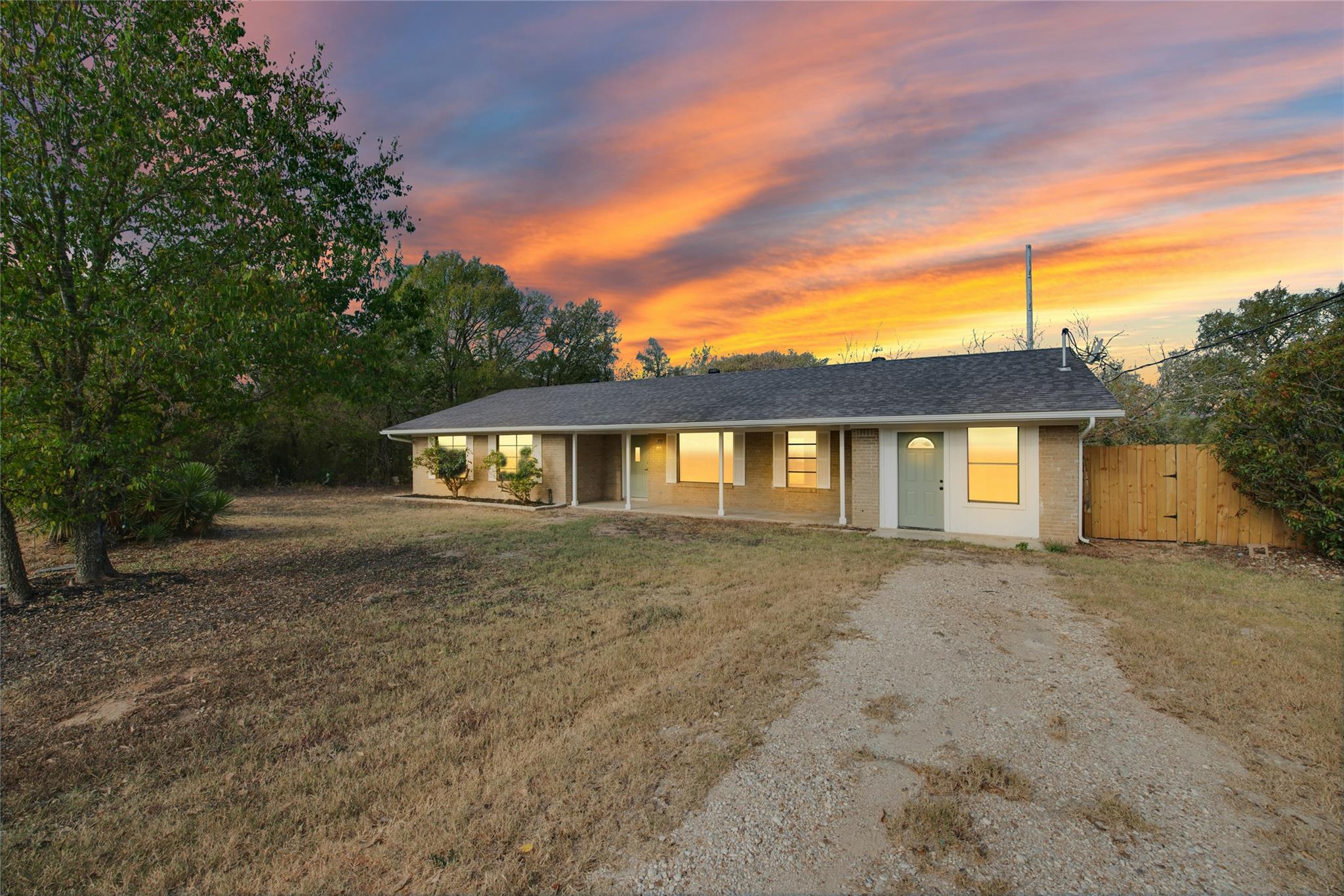 122 Blanket Flower Dr, Bastrop, TX 78602