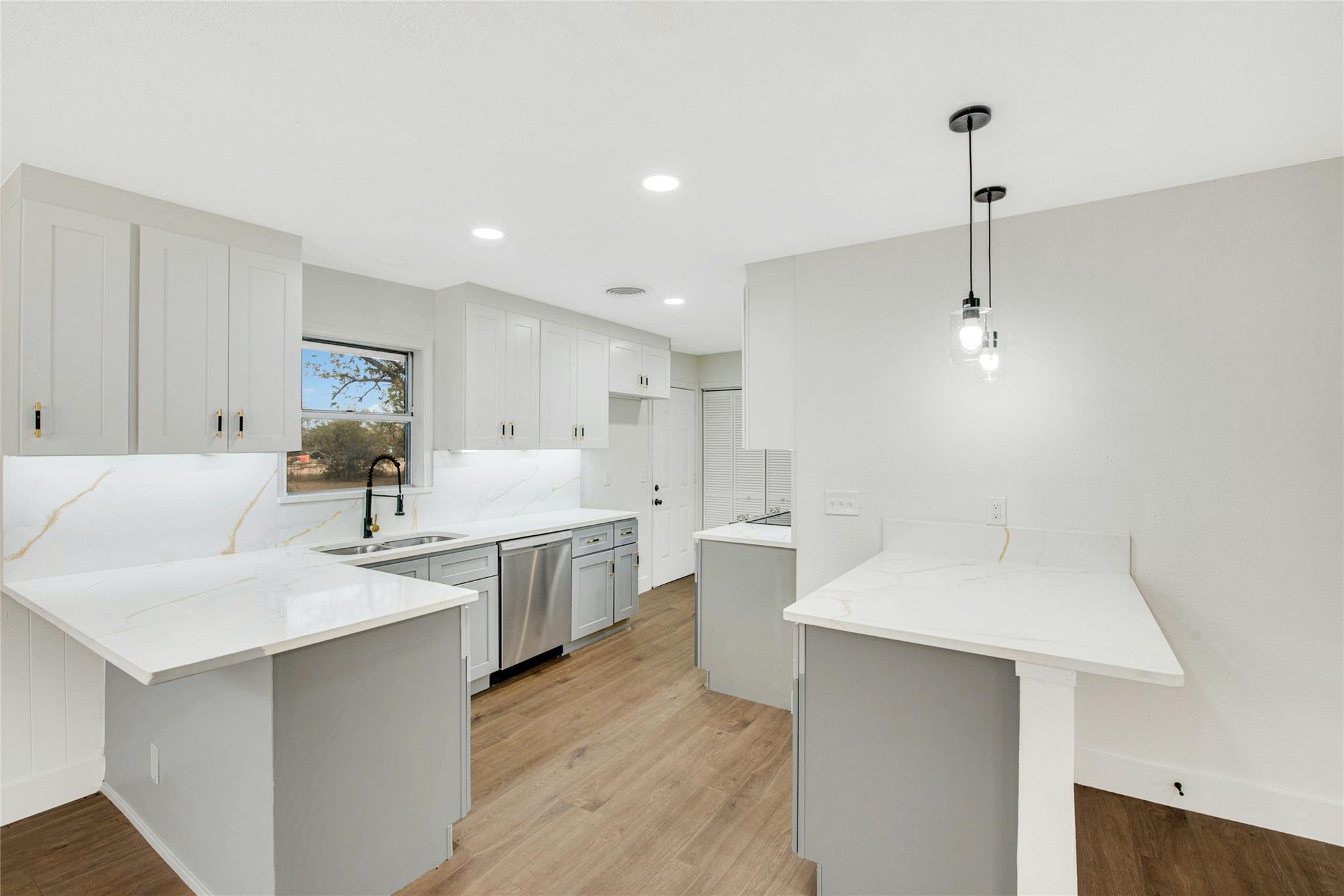 122 Blanket Flower Dr, Bastrop, TX 78602