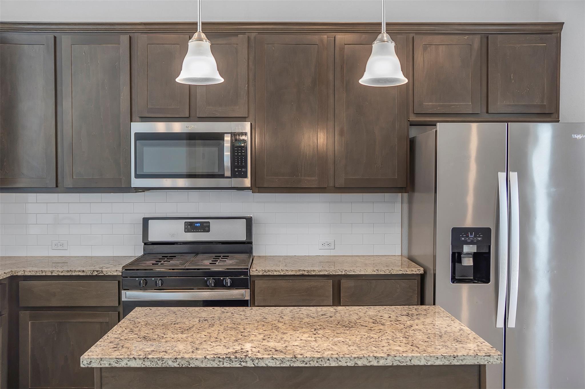 925 Centerra Hills Cir, Round Rock, TX 78665