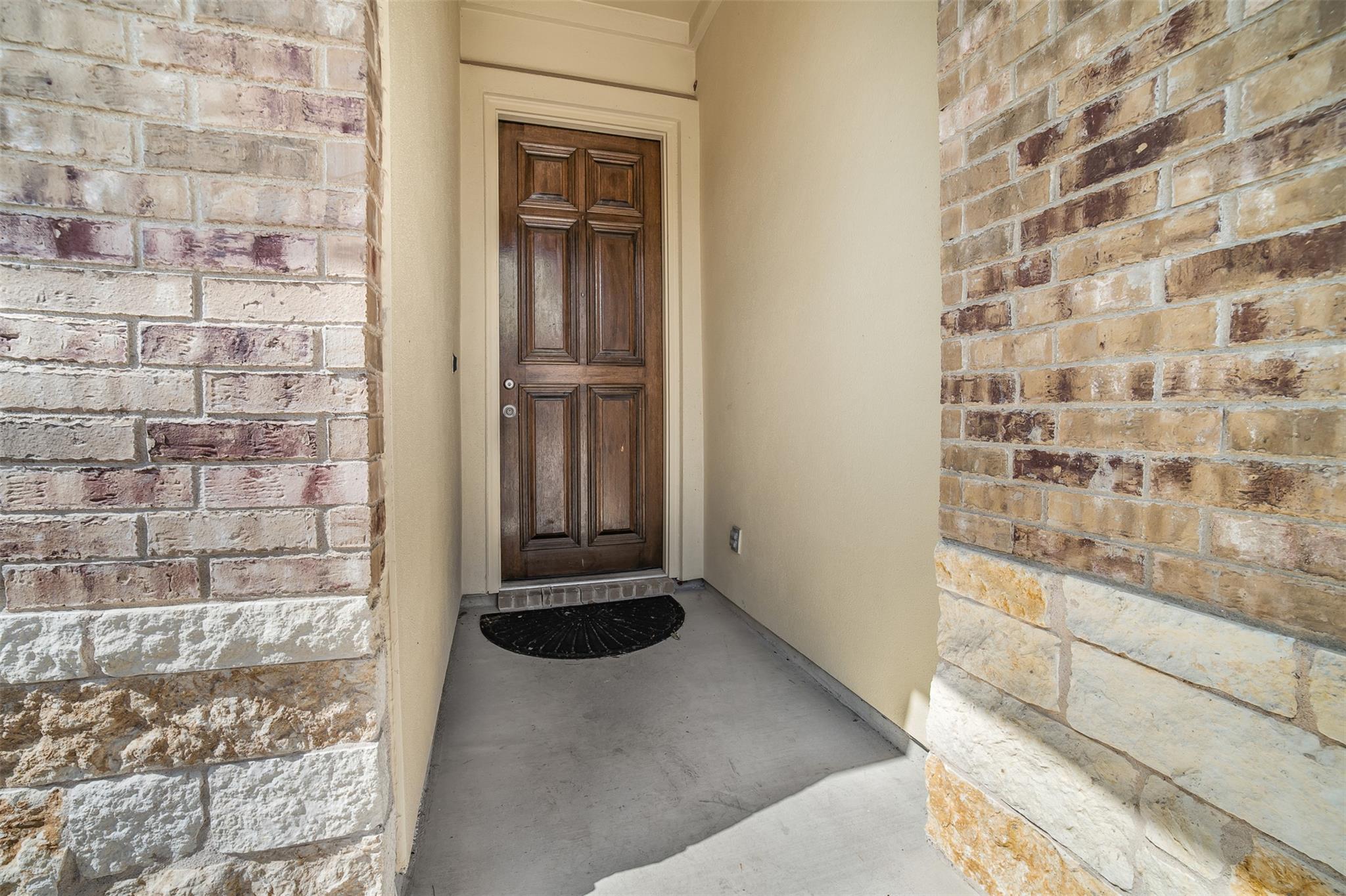 925 Centerra Hills Cir, Round Rock, TX 78665