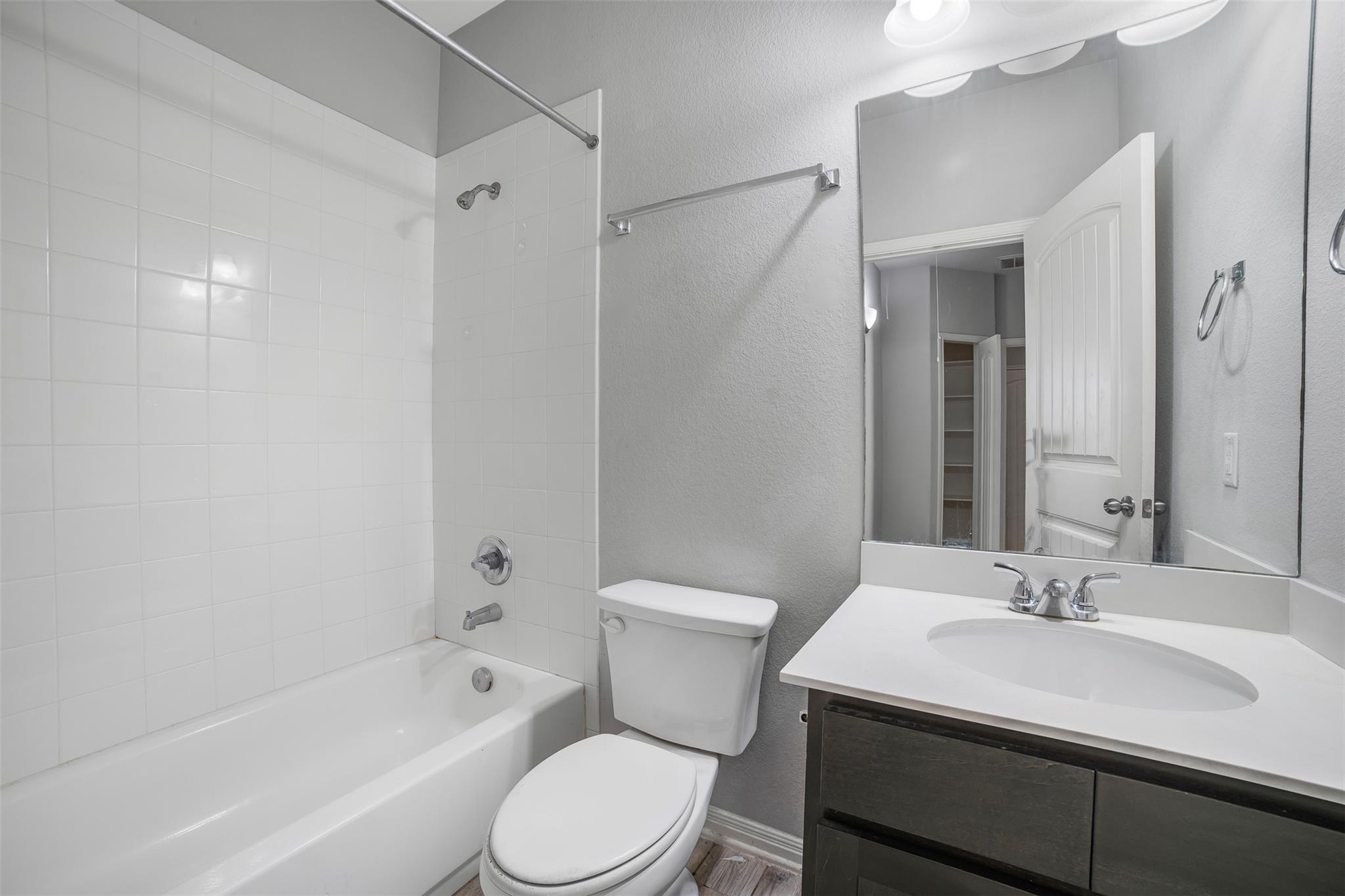 925 Centerra Hills Cir, Round Rock, TX 78665