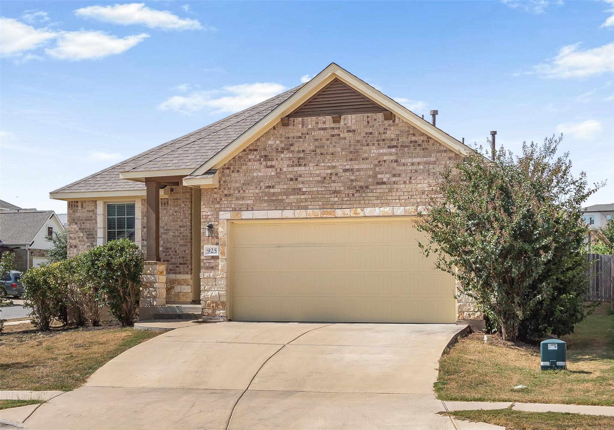 925 Centerra Hills Cir, Round Rock, TX 78665