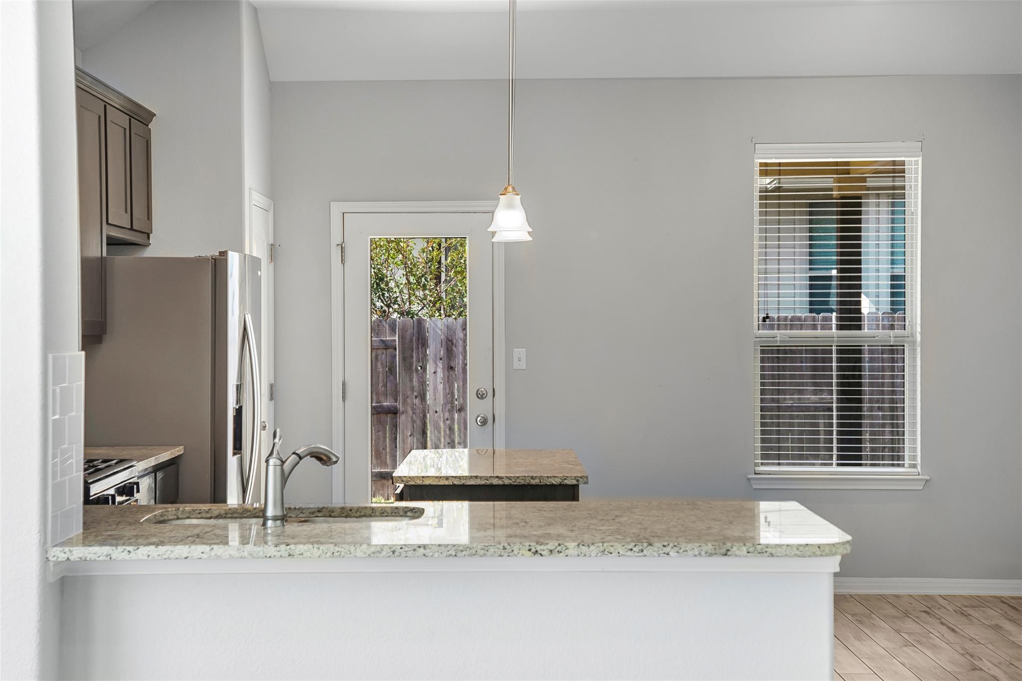 925 Centerra Hills Cir, Round Rock, TX 78665