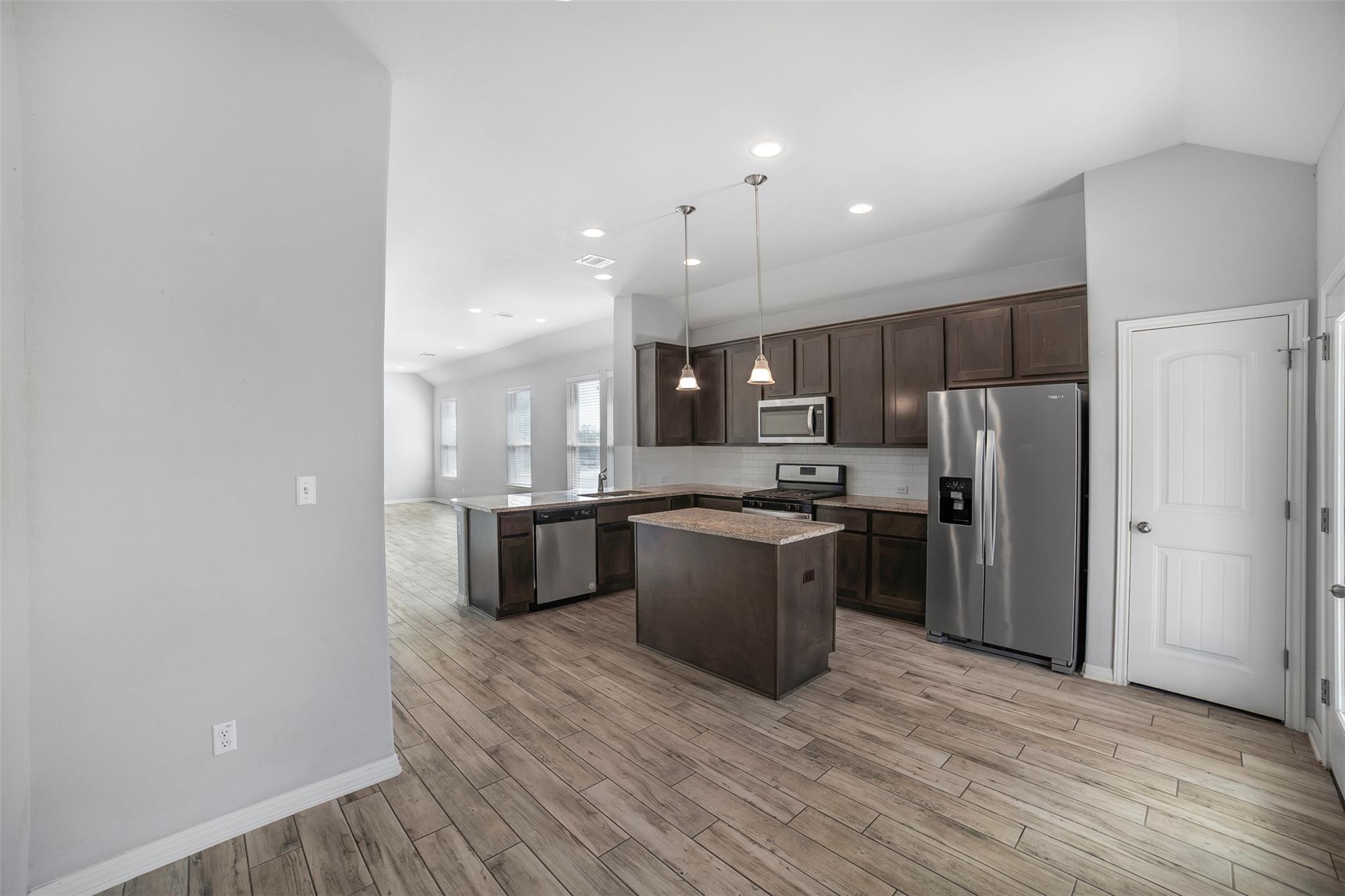 925 Centerra Hills Cir, Round Rock, TX 78665