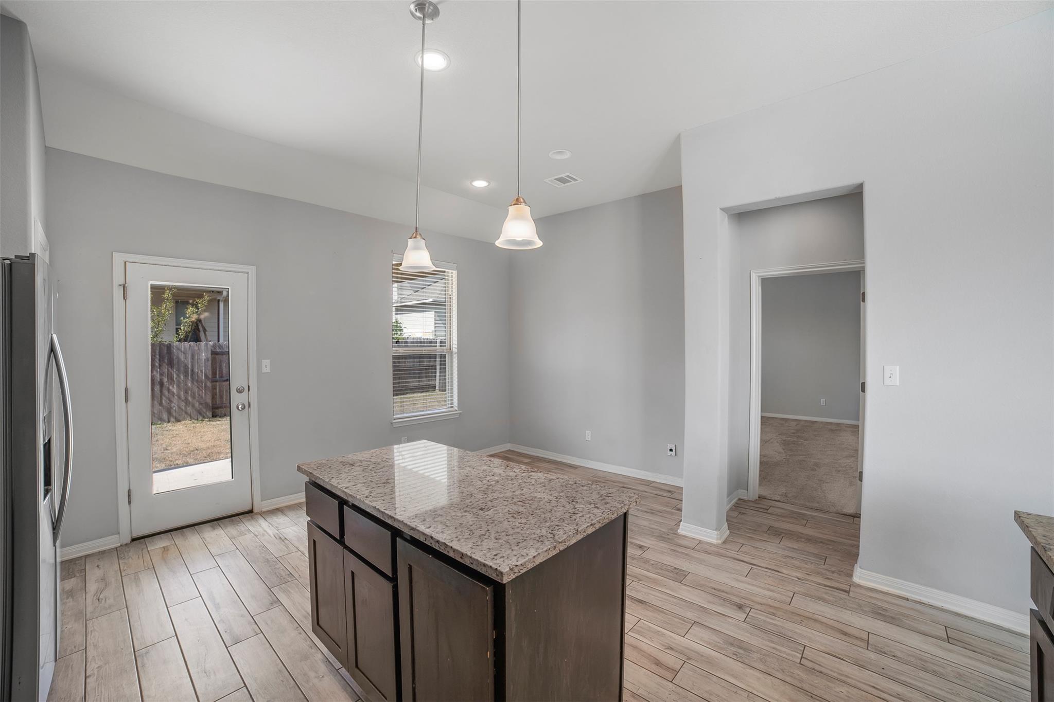 925 Centerra Hills Cir, Round Rock, TX 78665