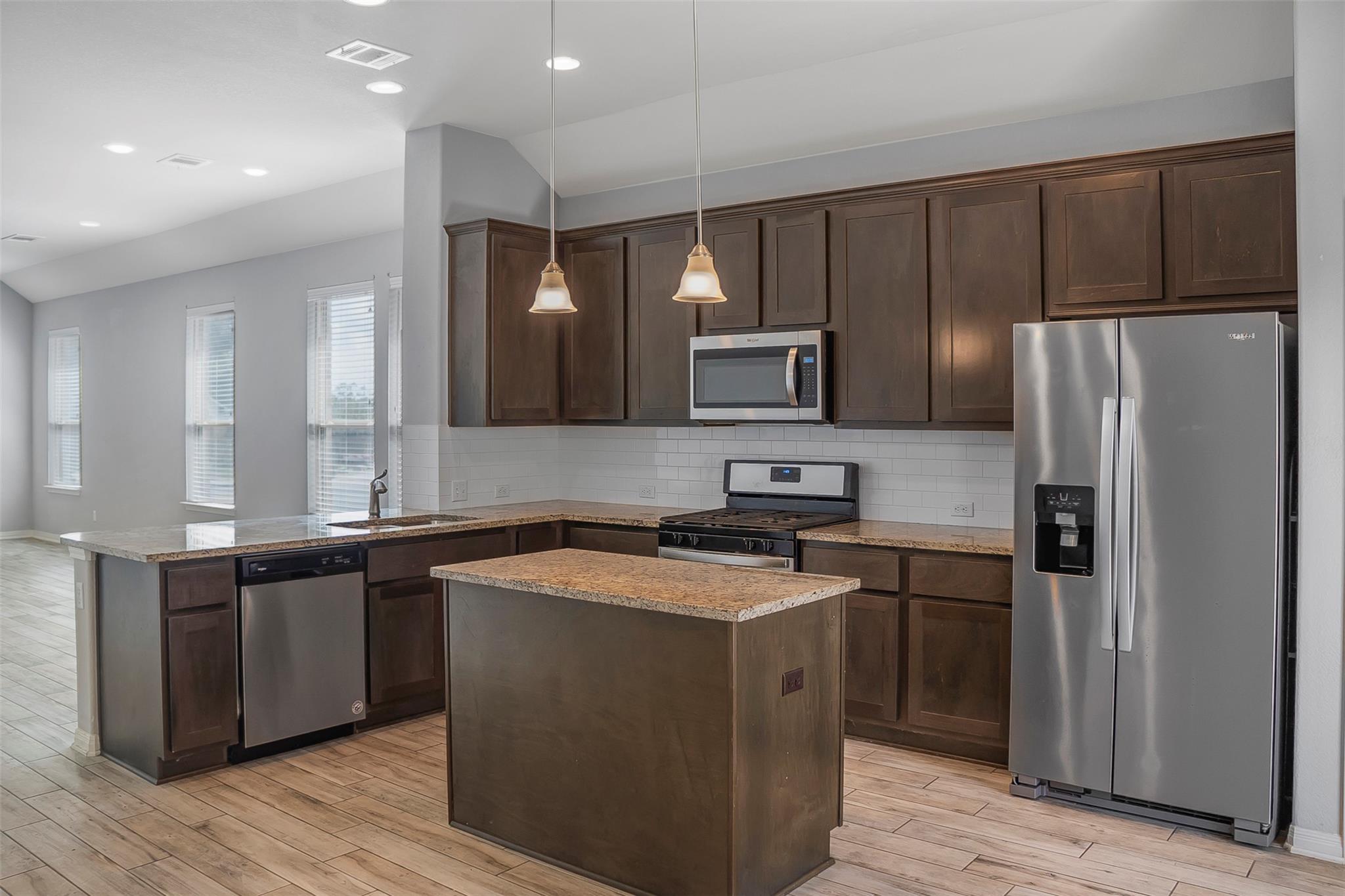 925 Centerra Hills Cir, Round Rock, TX 78665