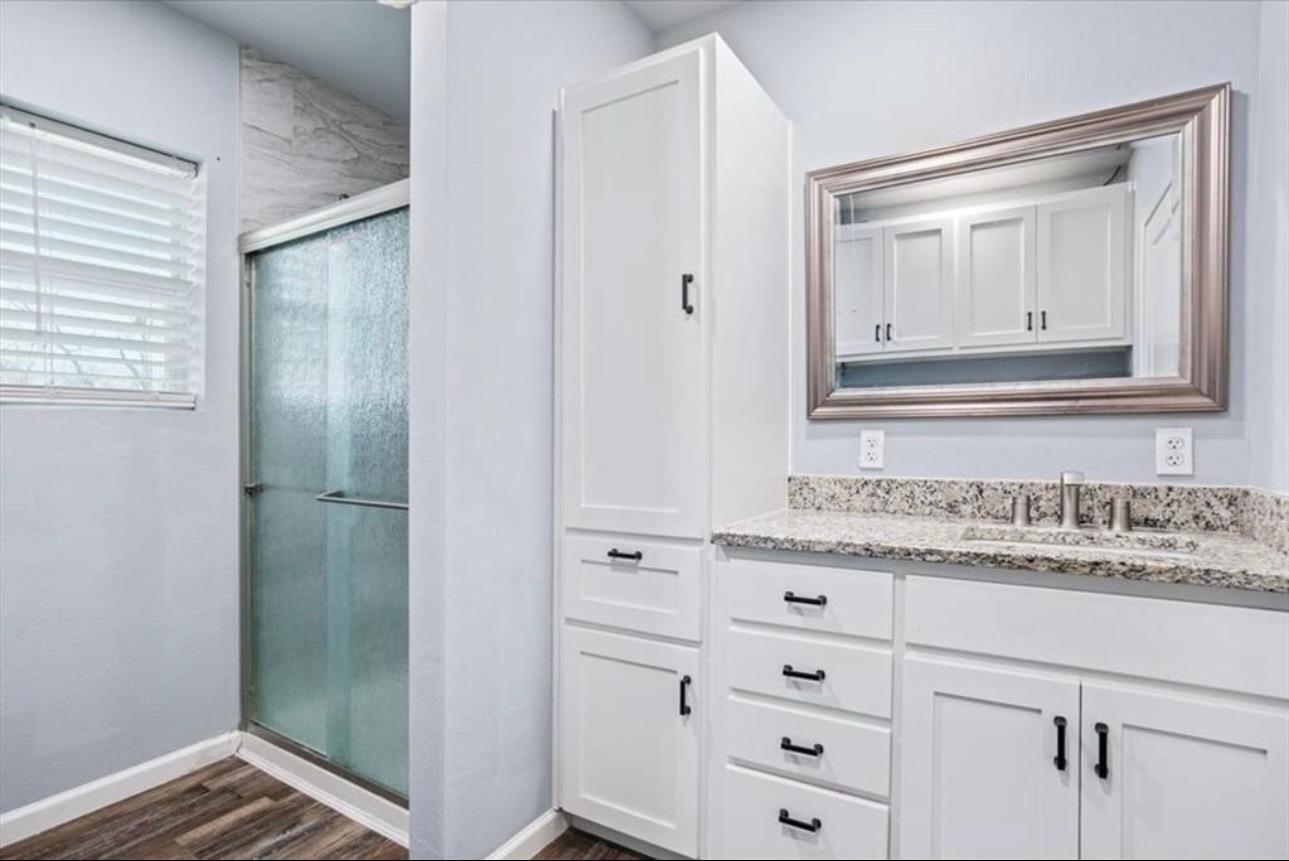 117 Emma St # B, Bartlett, TX 76511