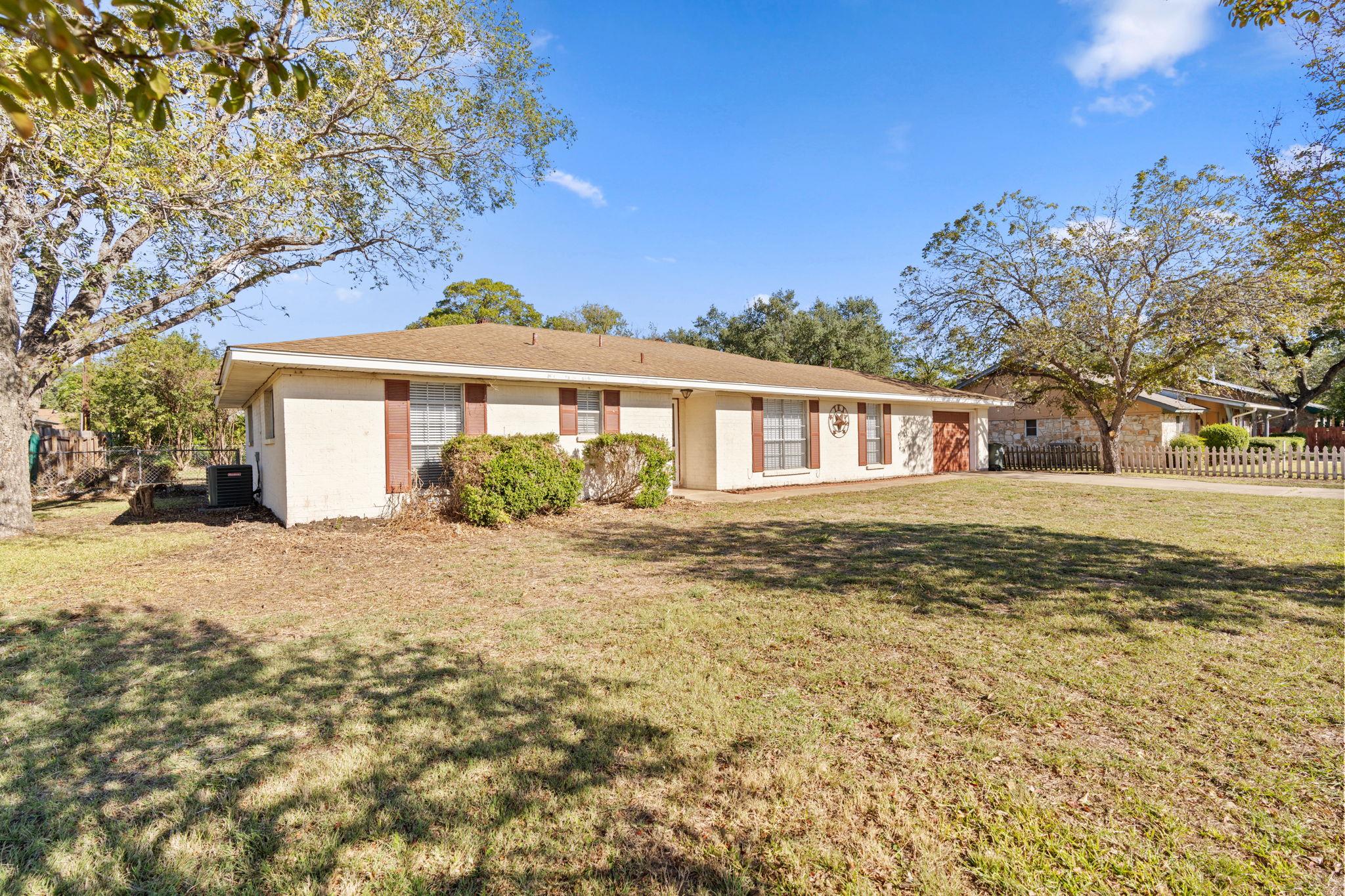 418 Hernandos Loop, Leander, TX 78641