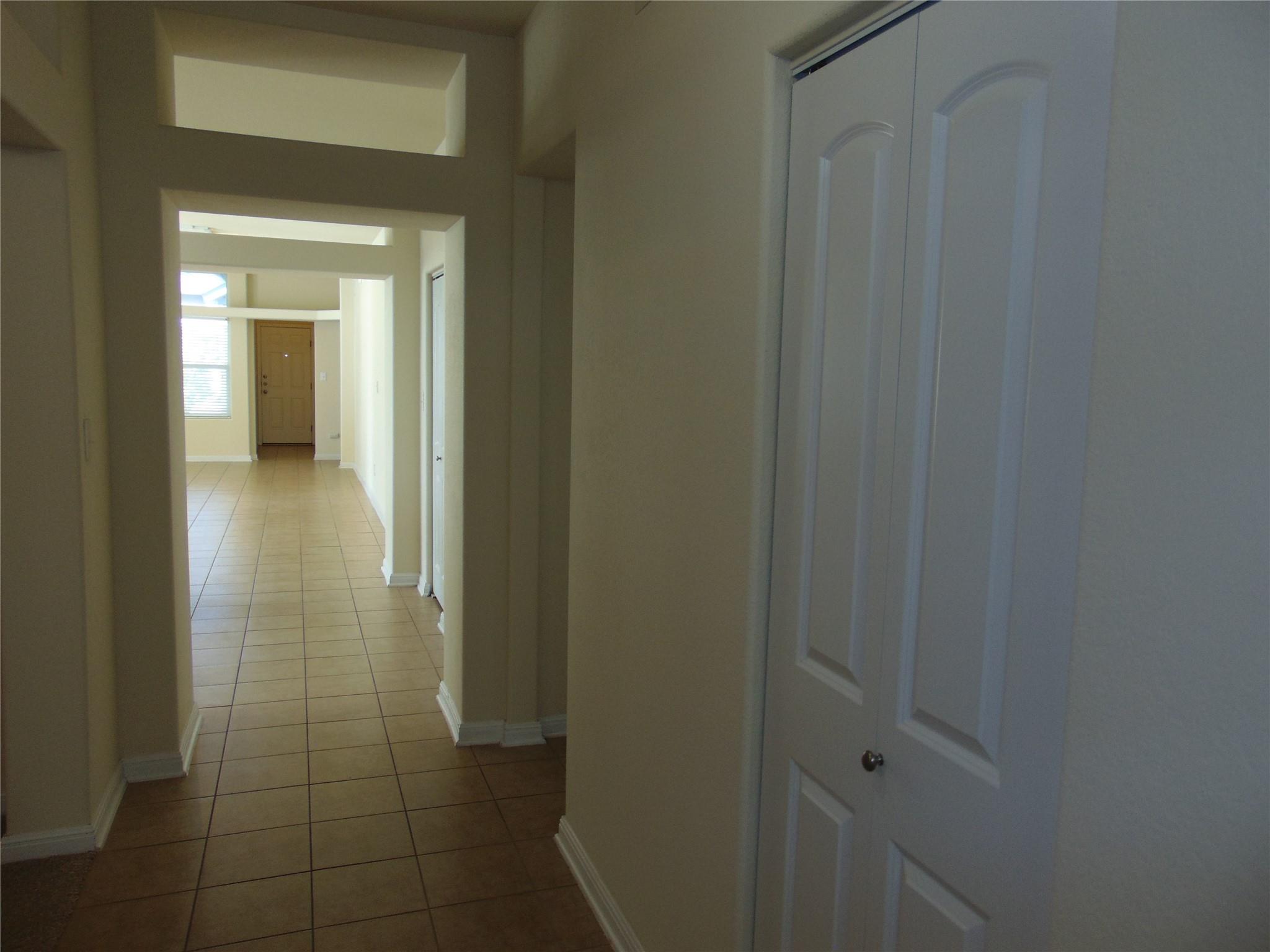 1076 Sanders, Kyle, TX 78640