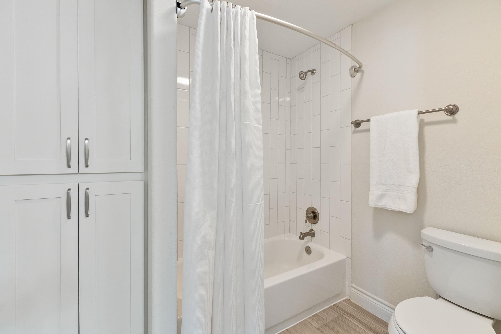 1440 Deerfield Rd, Dripping Springs, TX 78620