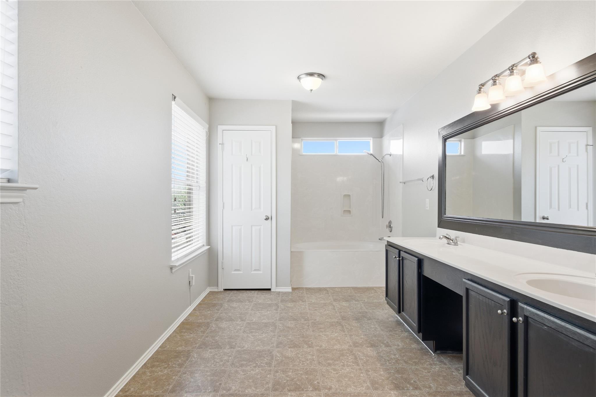 122 Mossy Rock Cv, Hutto, TX 78634