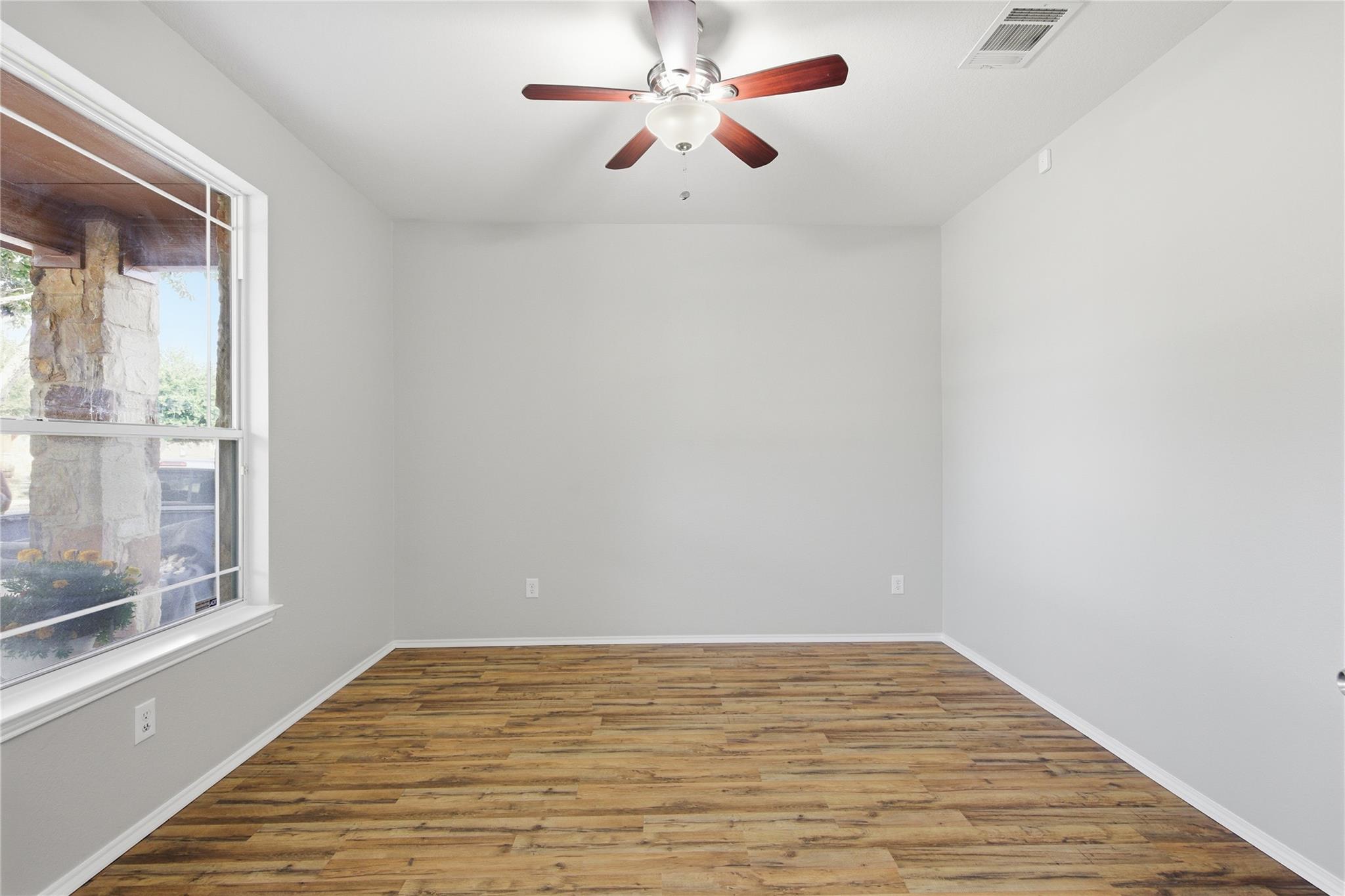 122 Mossy Rock Cv, Hutto, TX 78634