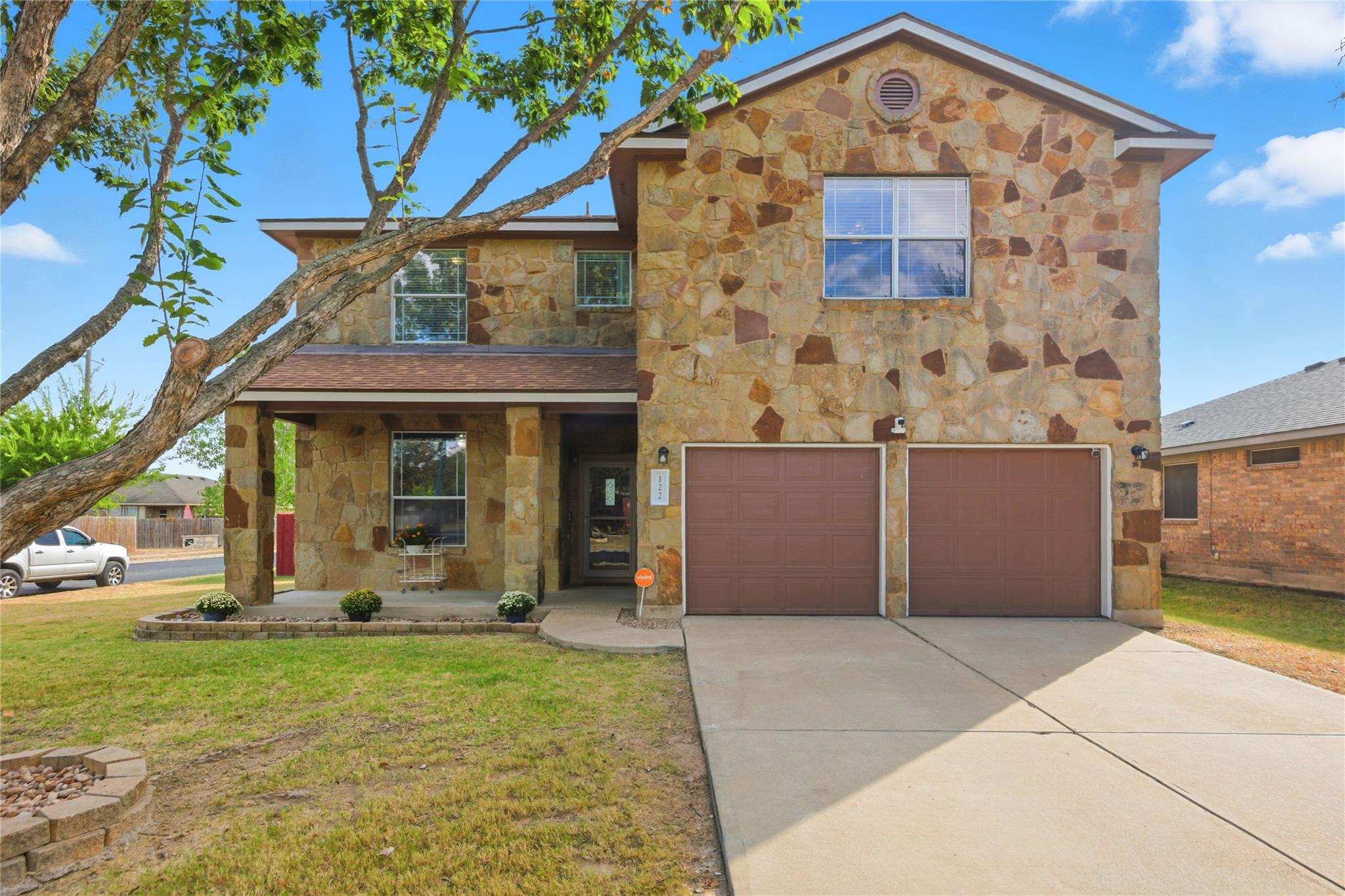 122 Mossy Rock Cv, Hutto, TX 78634