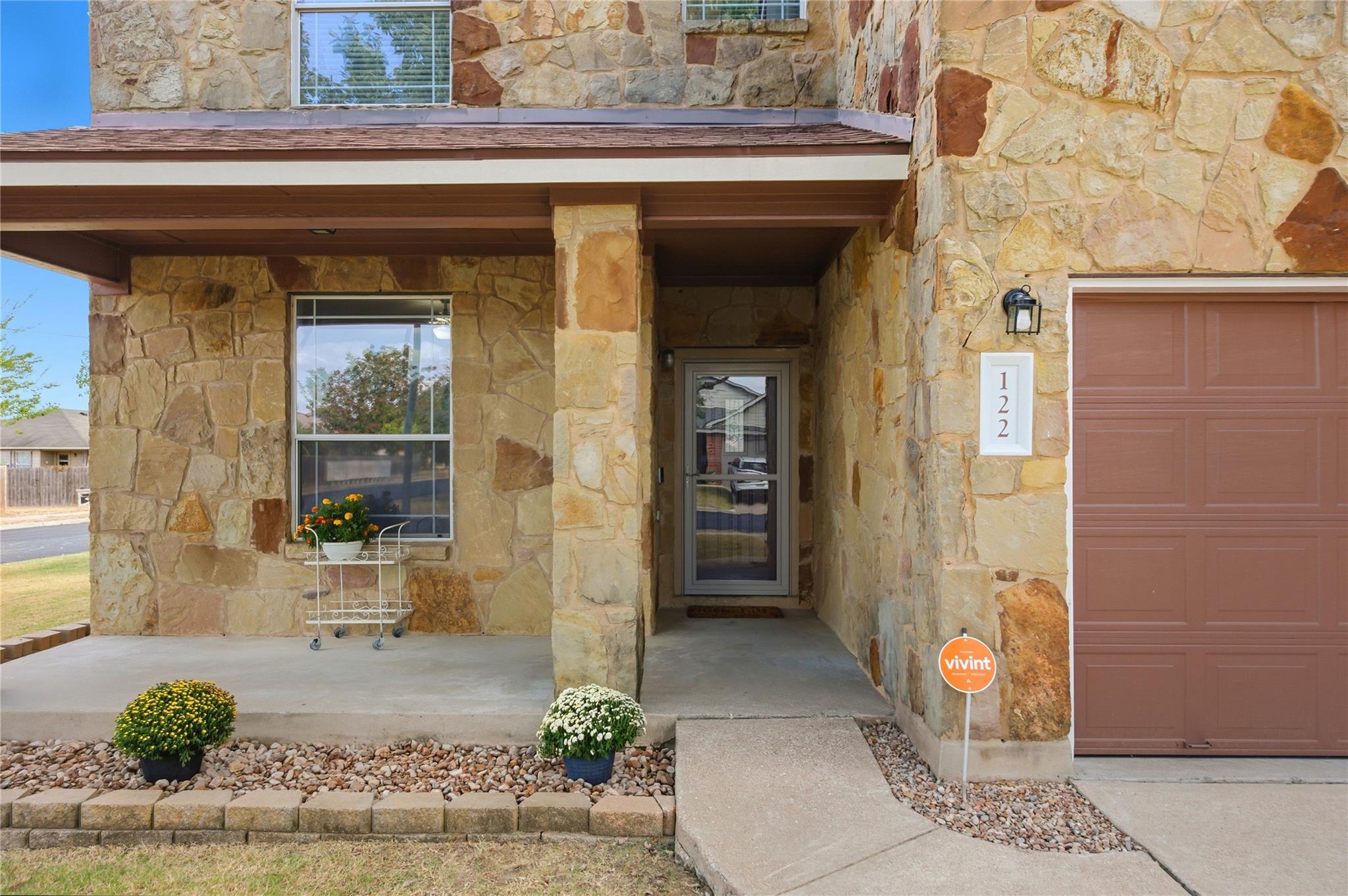 122 Mossy Rock Cv, Hutto, TX 78634