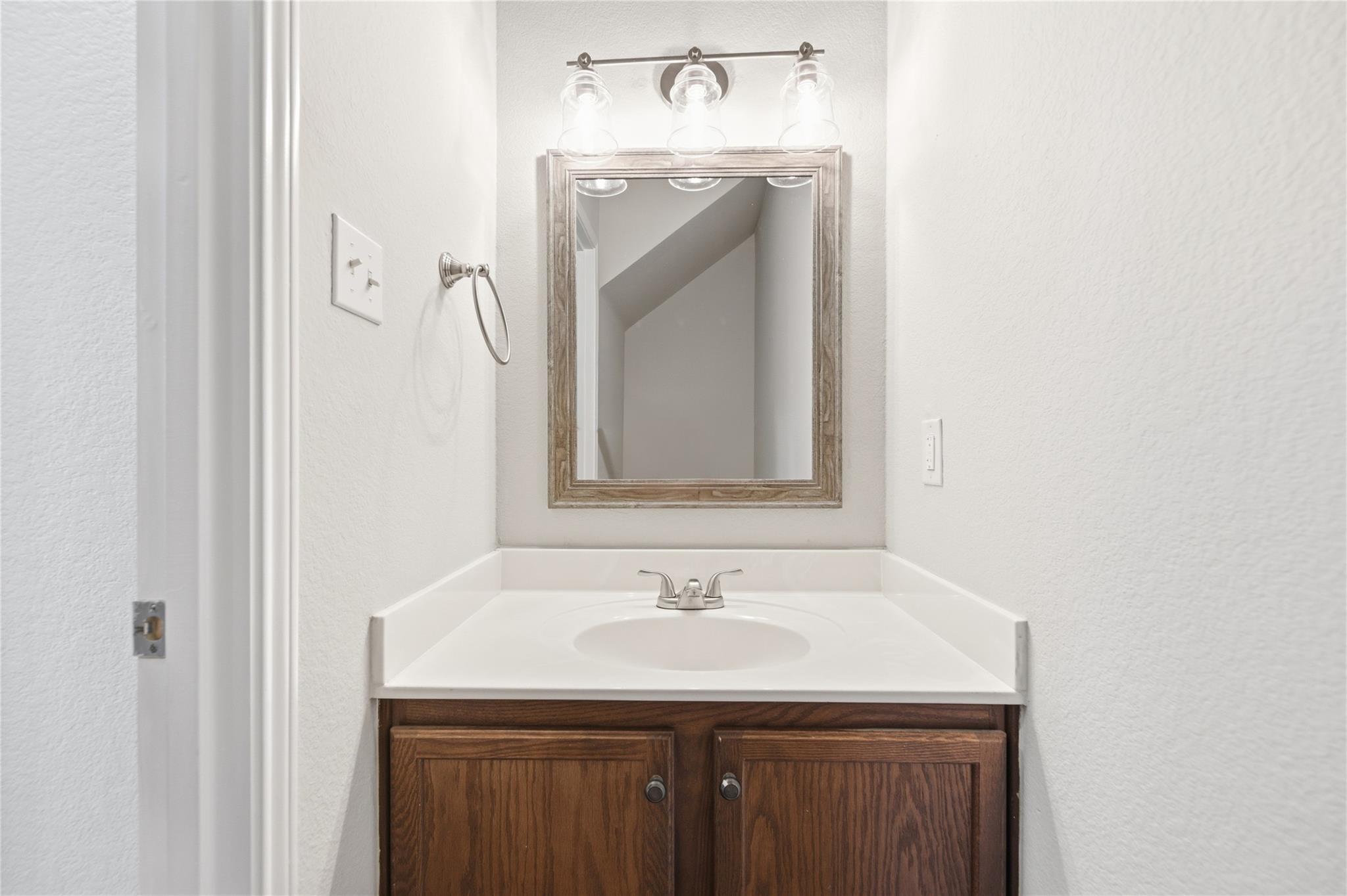 122 Mossy Rock Cv, Hutto, TX 78634