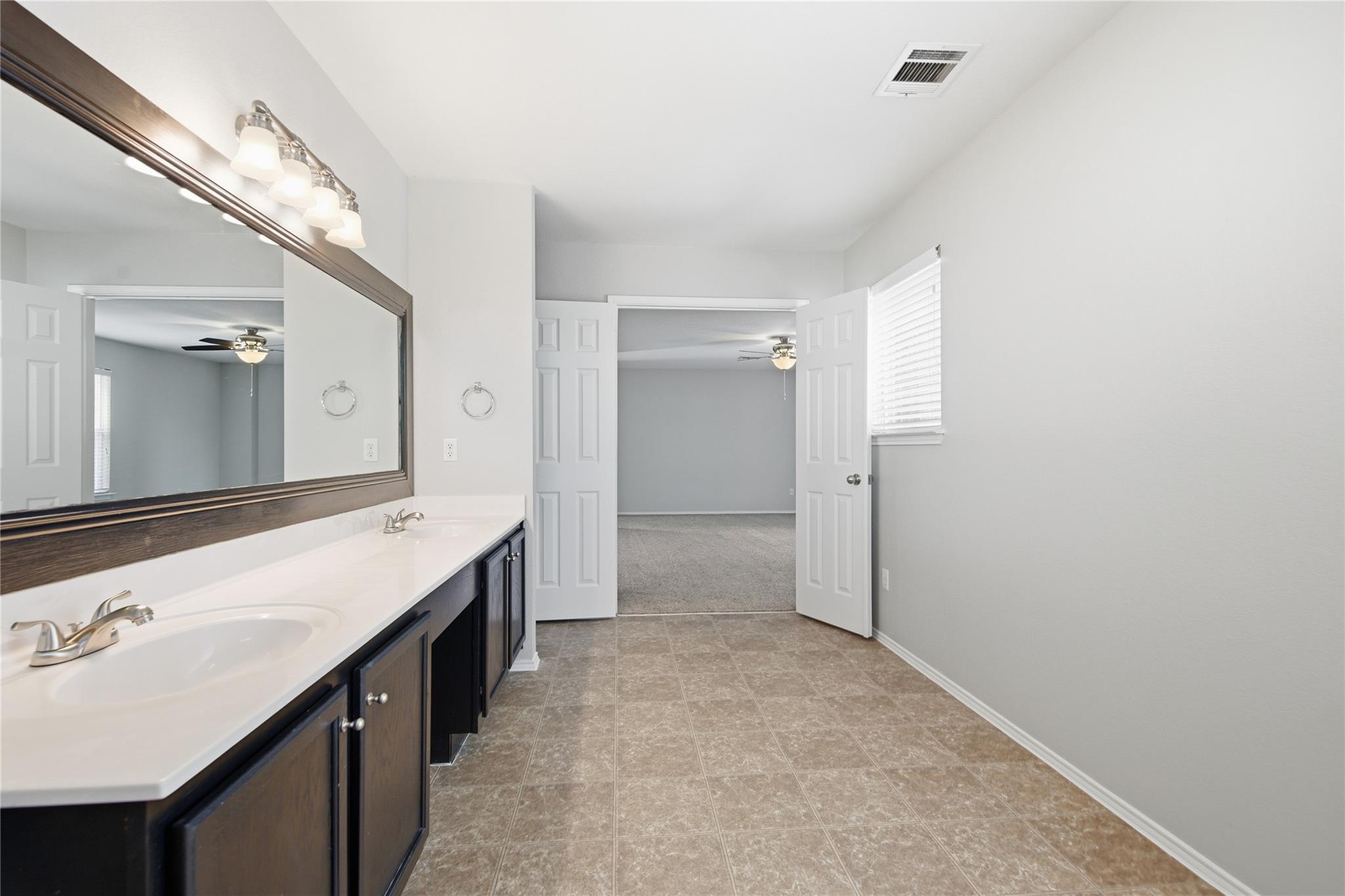 122 Mossy Rock Cv, Hutto, TX 78634