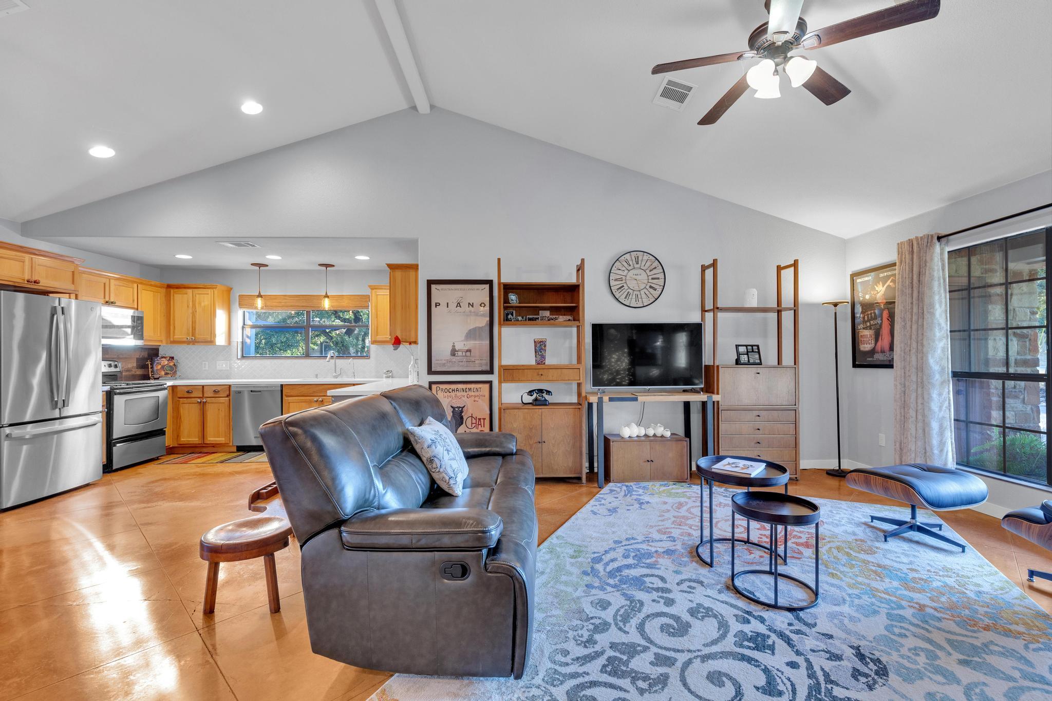 10107 George Hill Dr, Dripping Springs, TX 78620