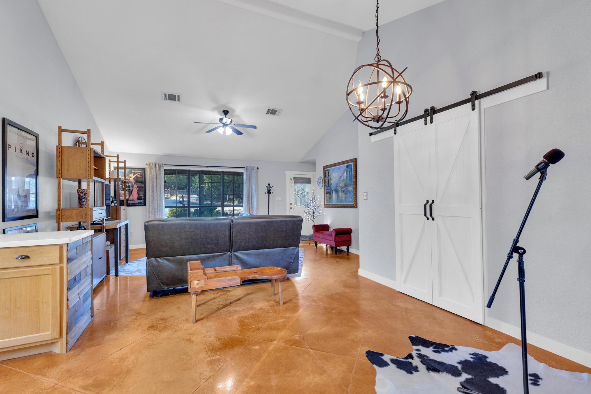 10107 George Hill Dr, Dripping Springs, TX 78620