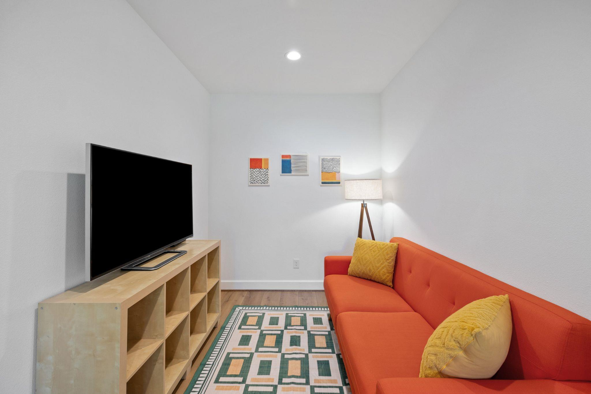 114 Winding Oak Dr, Johnson City, TX 78636