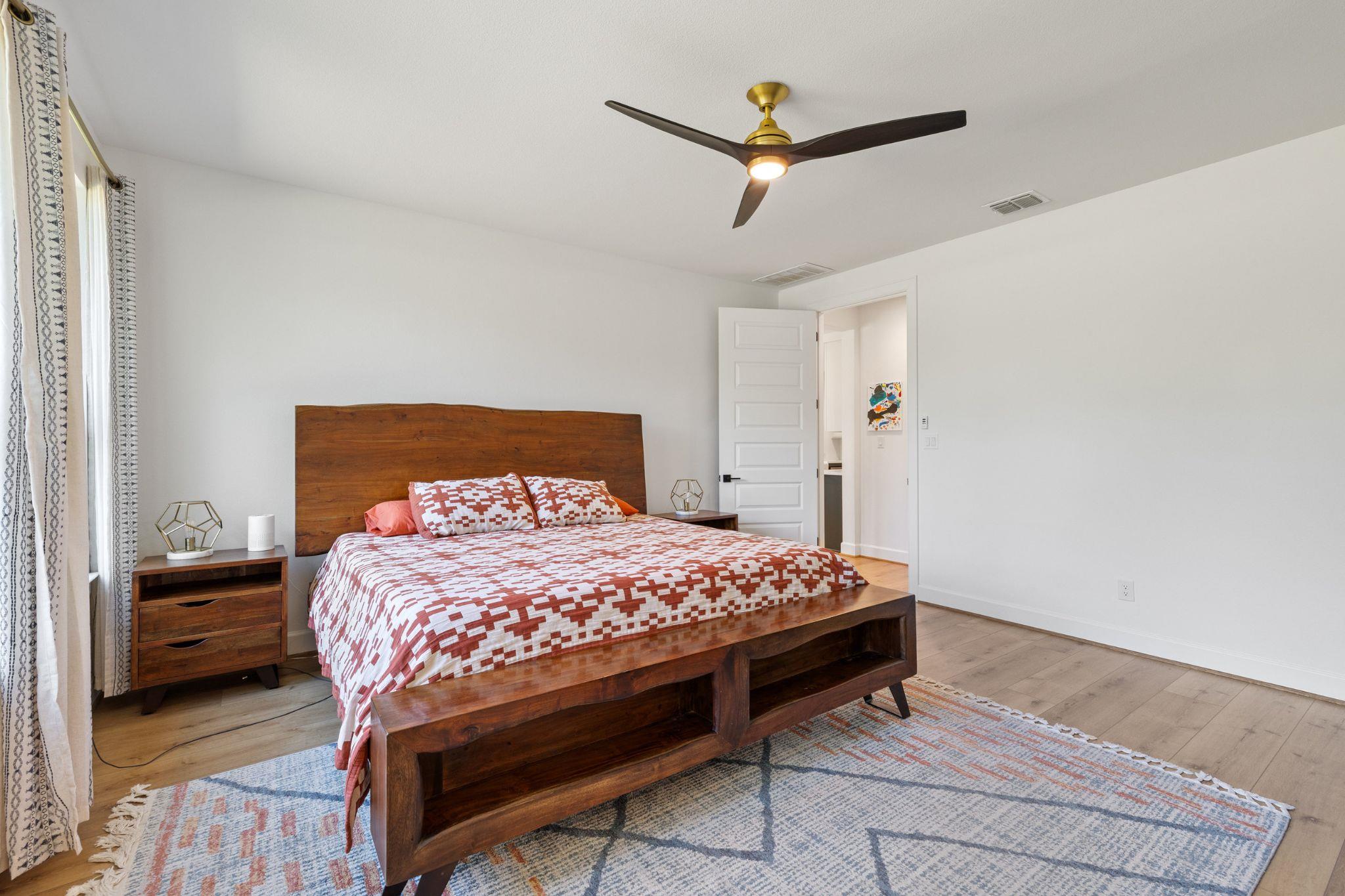 114 Winding Oak Dr, Johnson City, TX 78636